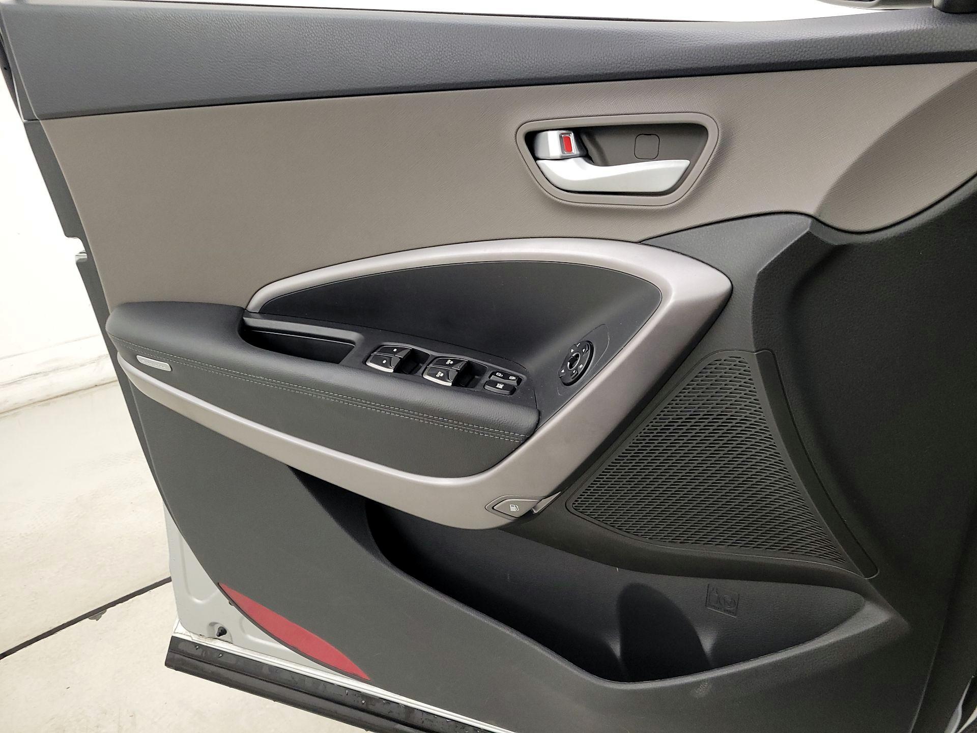 Thumbnail: 2015 Hyundai Santa Fe - 12