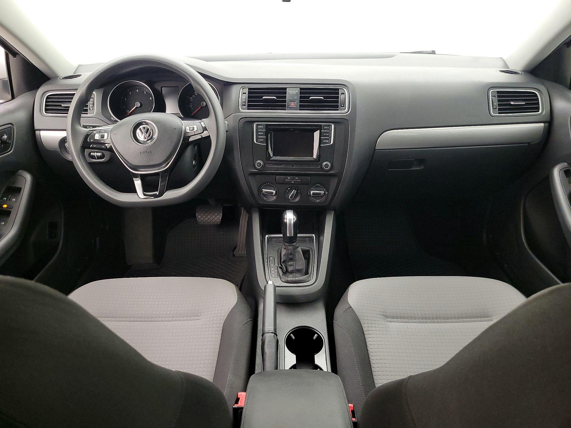 Thumbnail: 2018 Volkswagen Jetta - 9