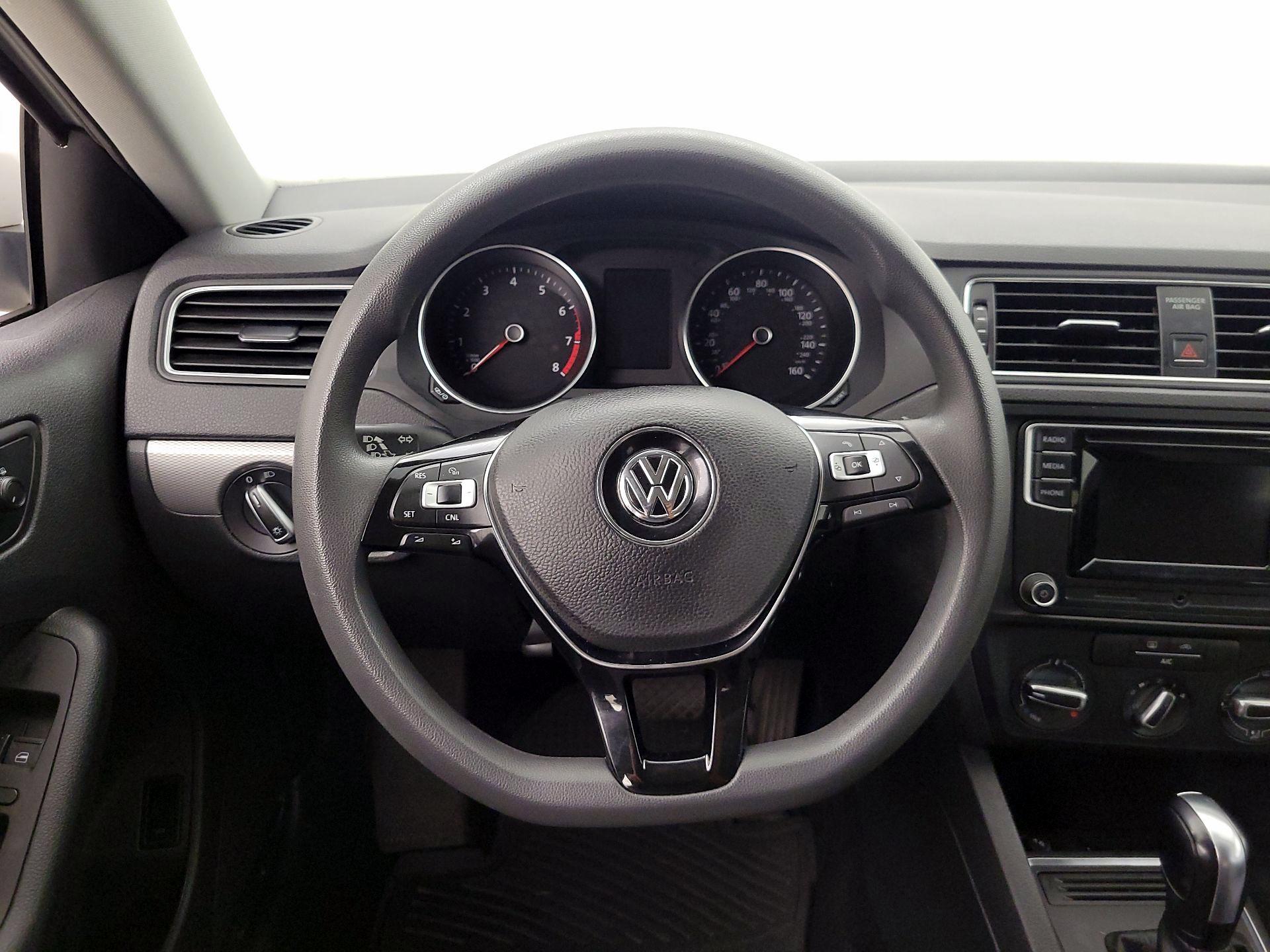 Thumbnail: 2018 Volkswagen Jetta - 10