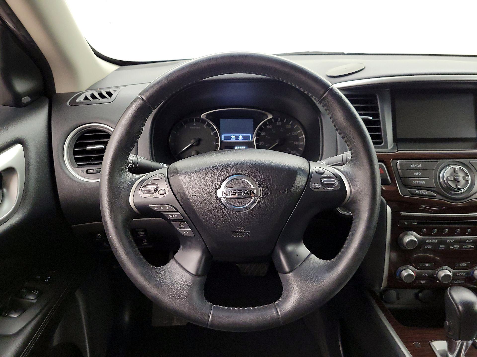 Thumbnail: 2015 Nissan Pathfinder - 10