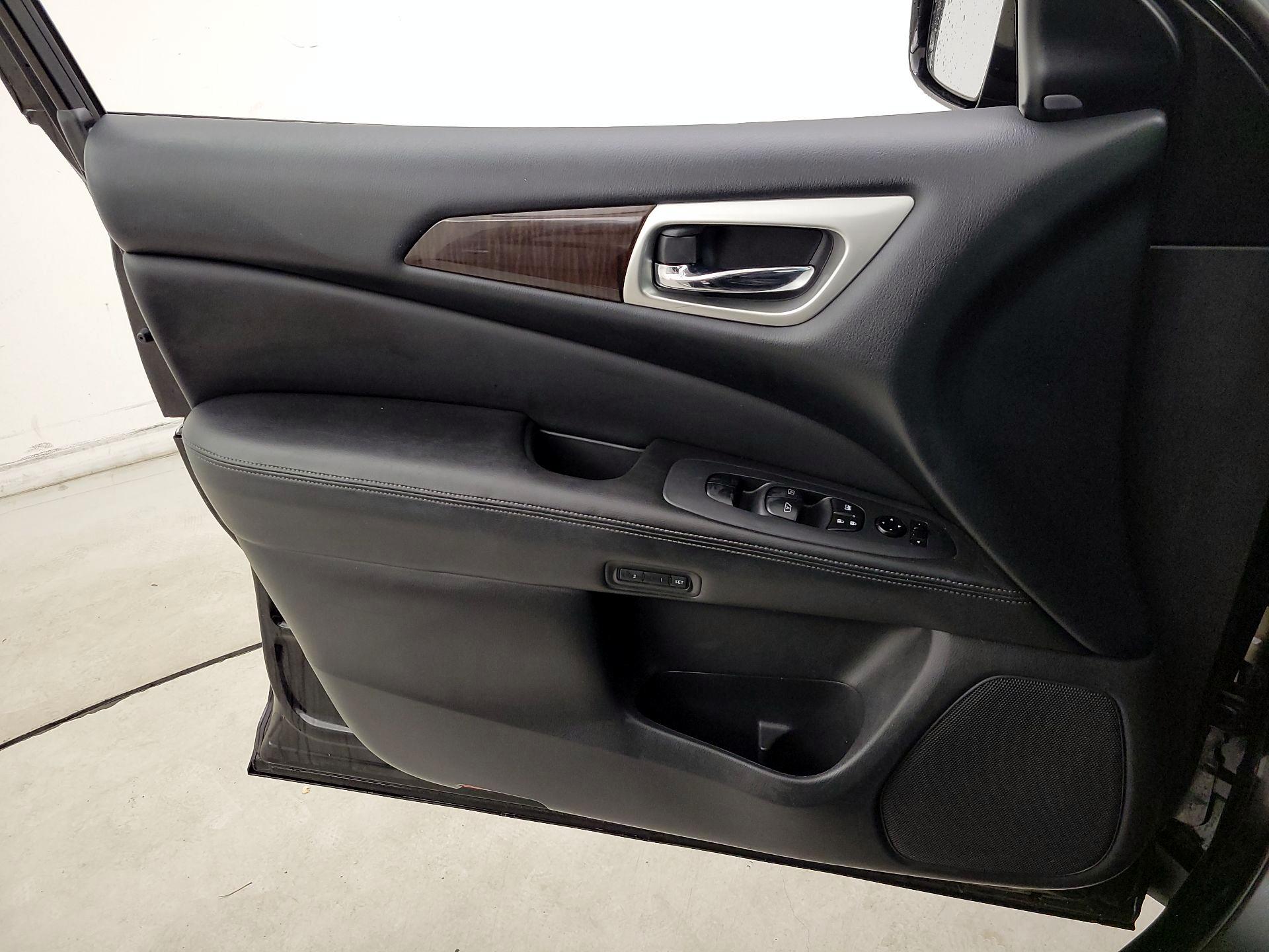 Thumbnail: 2015 Nissan Pathfinder - 12