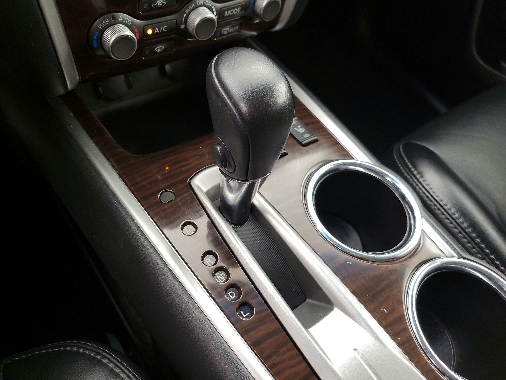 Thumbnail: 2015 Nissan Pathfinder - 17