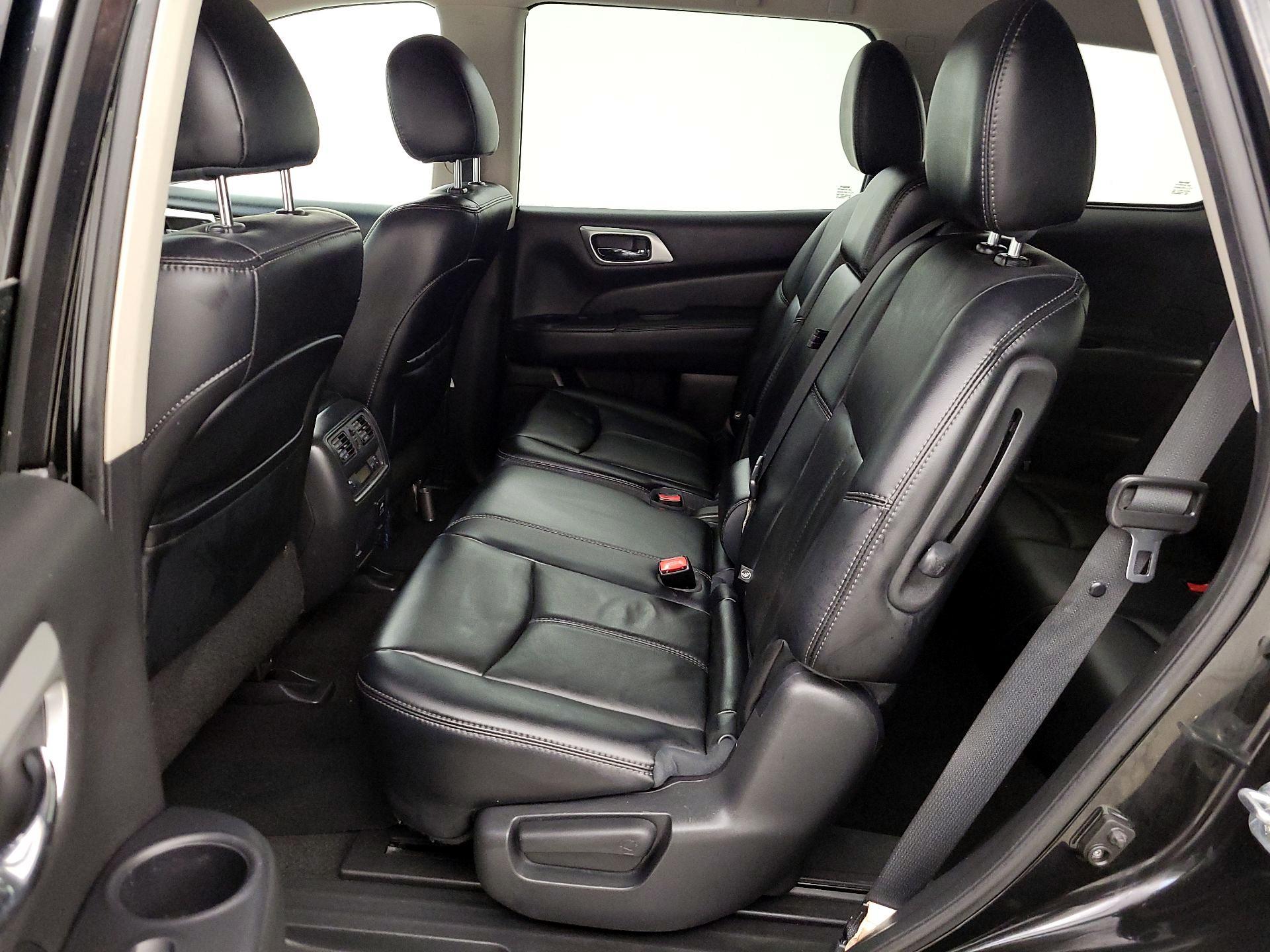 Thumbnail: 2015 Nissan Pathfinder - 19