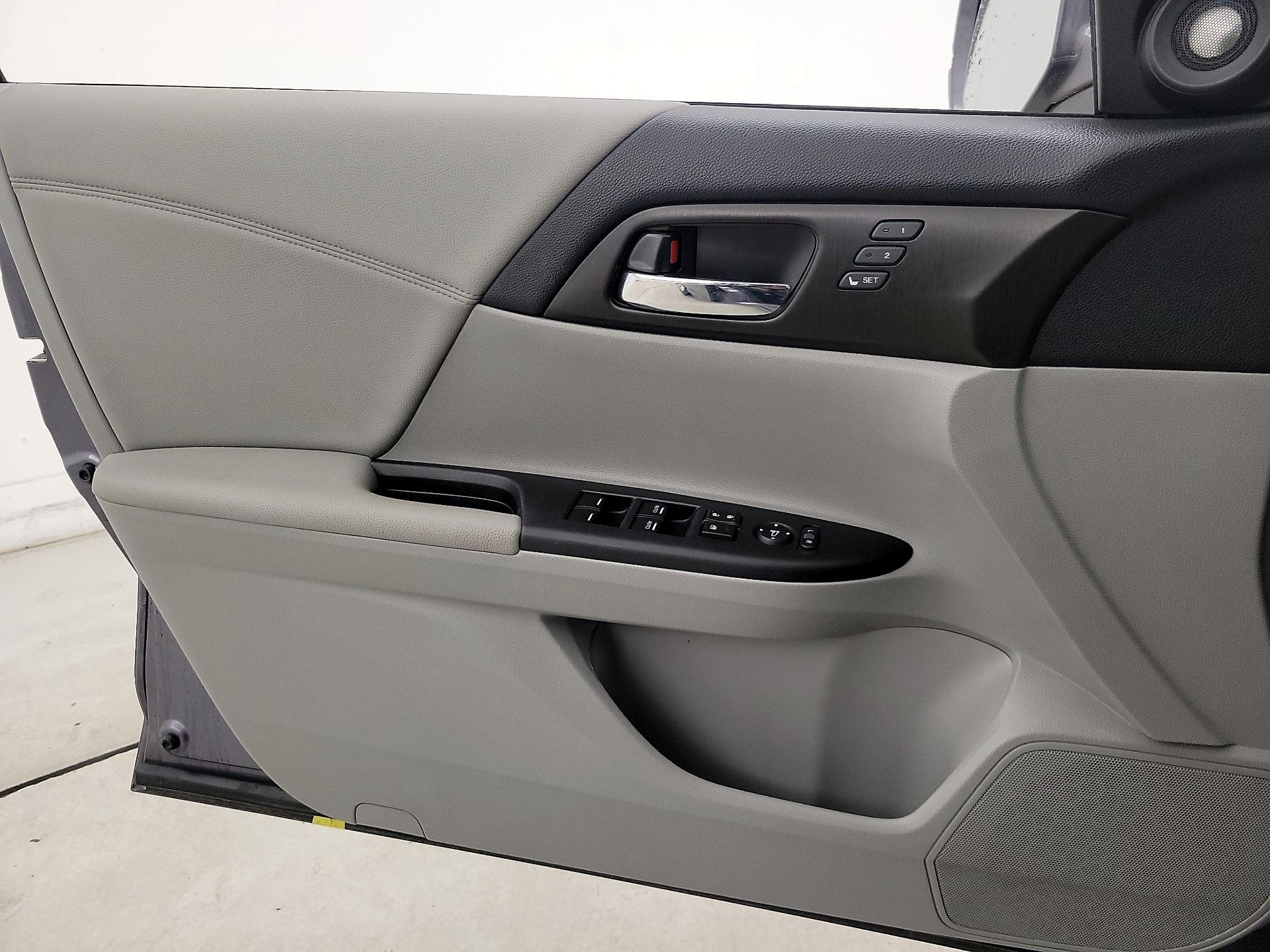 Thumbnail: 2015 Honda Accord - 12