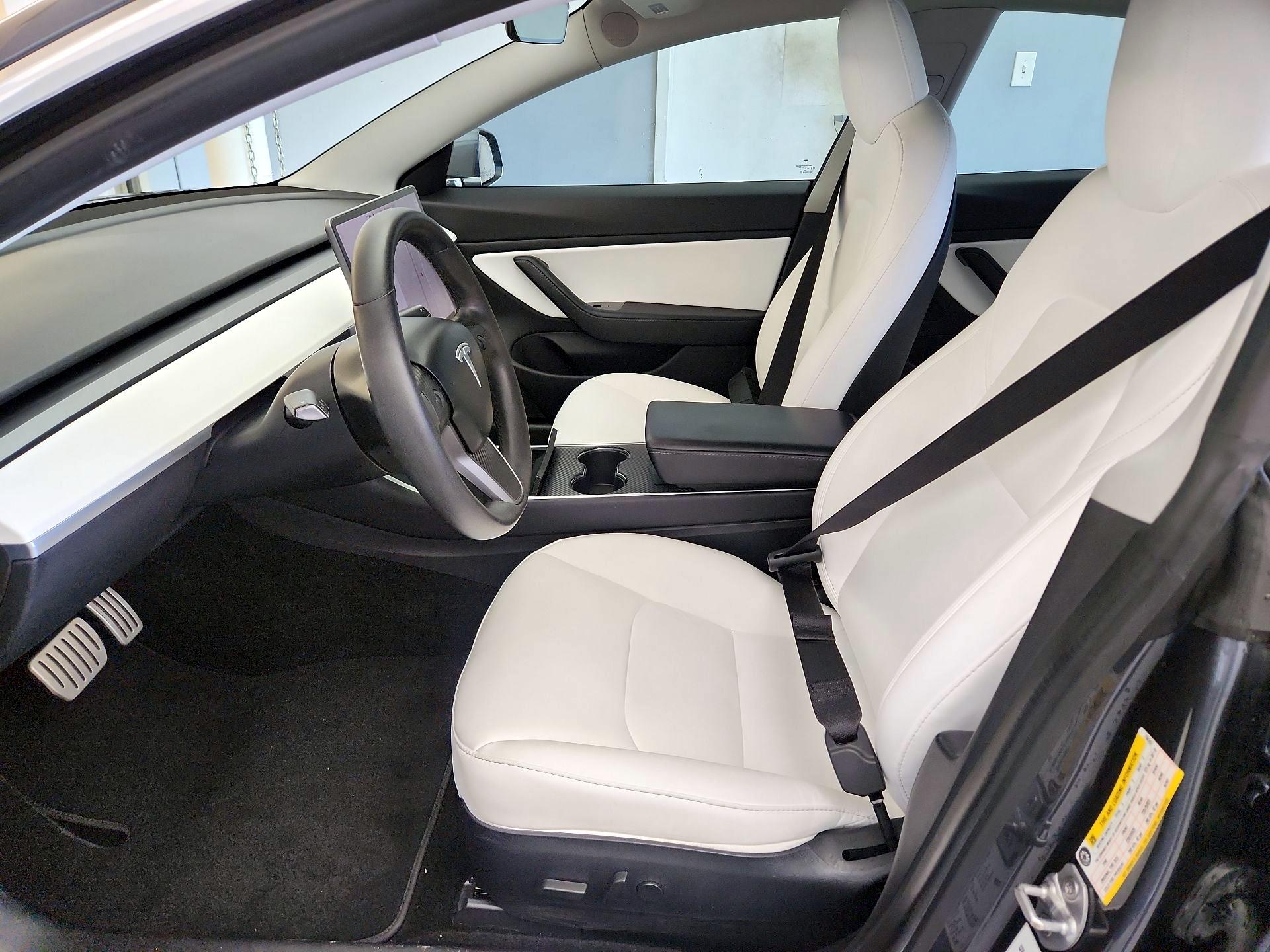 Thumbnail: 2020 Tesla Model 3 - 11