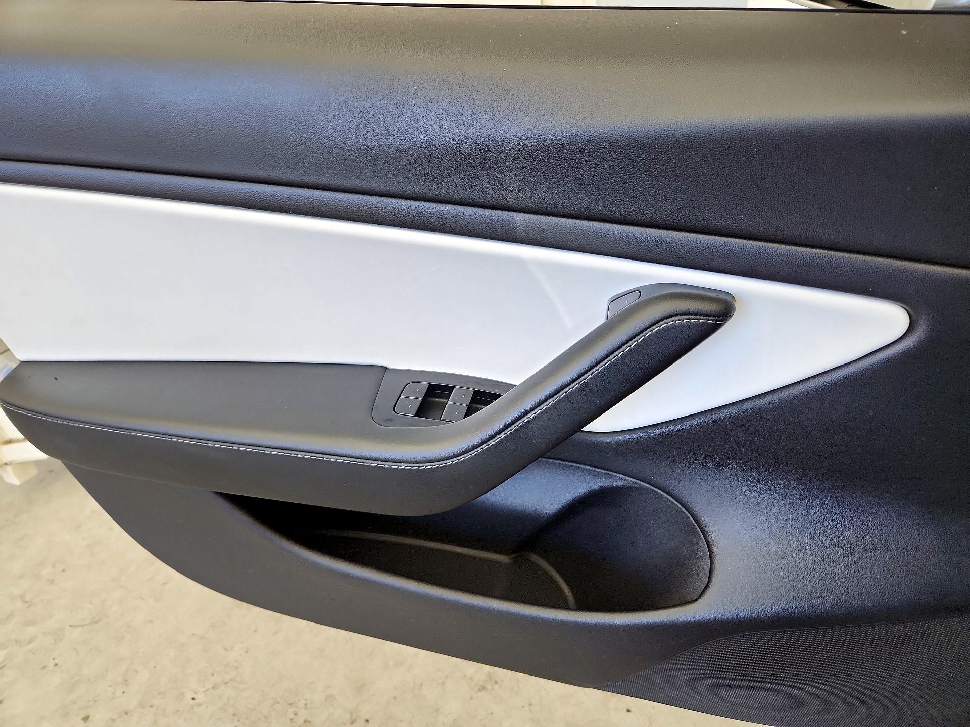 Thumbnail: 2020 Tesla Model 3 - 12
