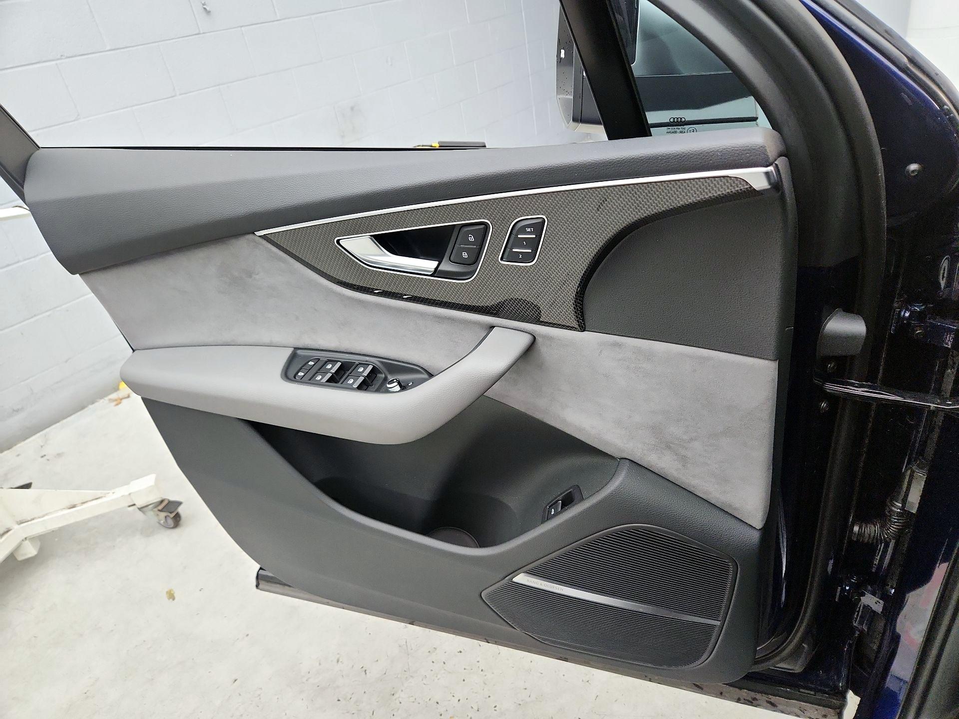 Thumbnail: 2021 Audi SQ7 - 12