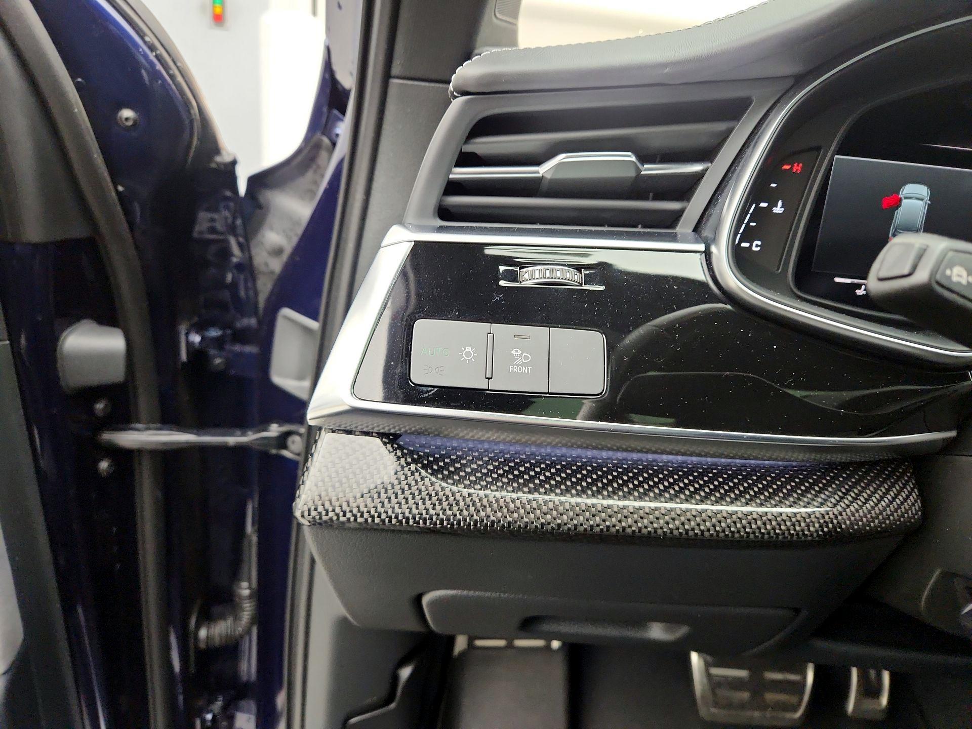 Thumbnail: 2021 Audi SQ7 - 13