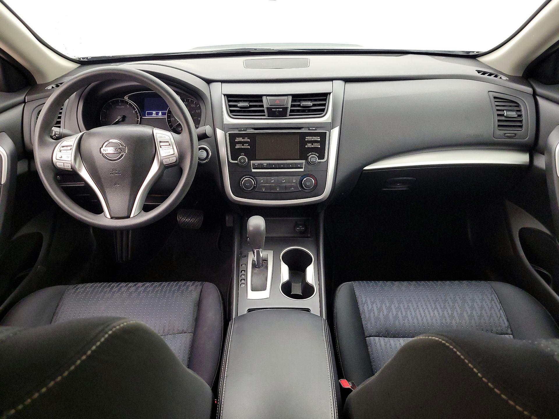 Thumbnail: 2016 Nissan Altima - 9