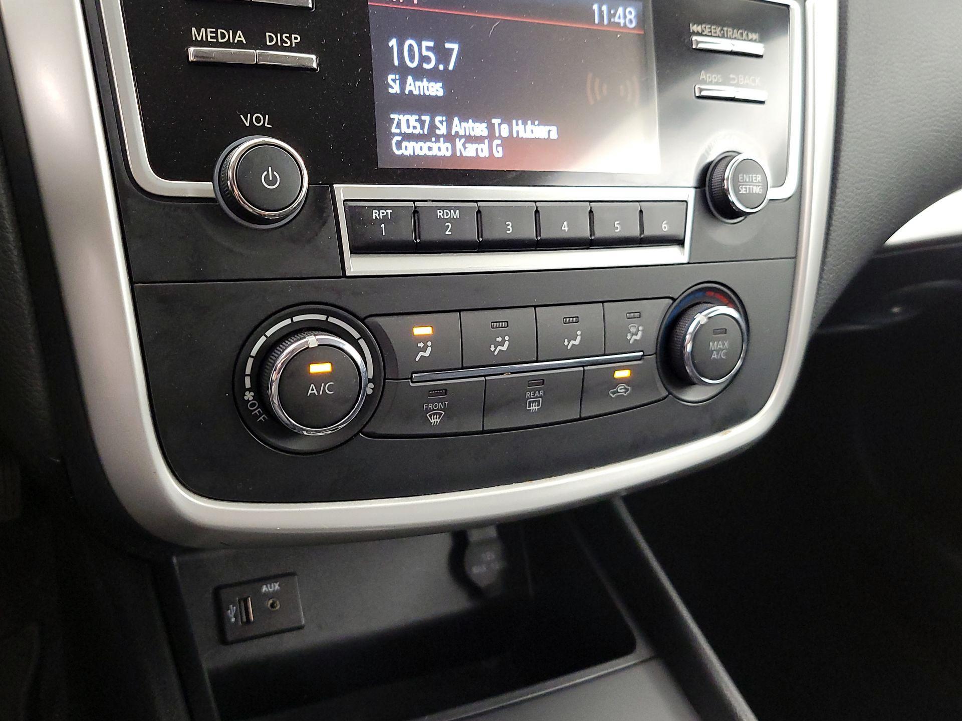 Thumbnail: 2016 Nissan Altima - 16