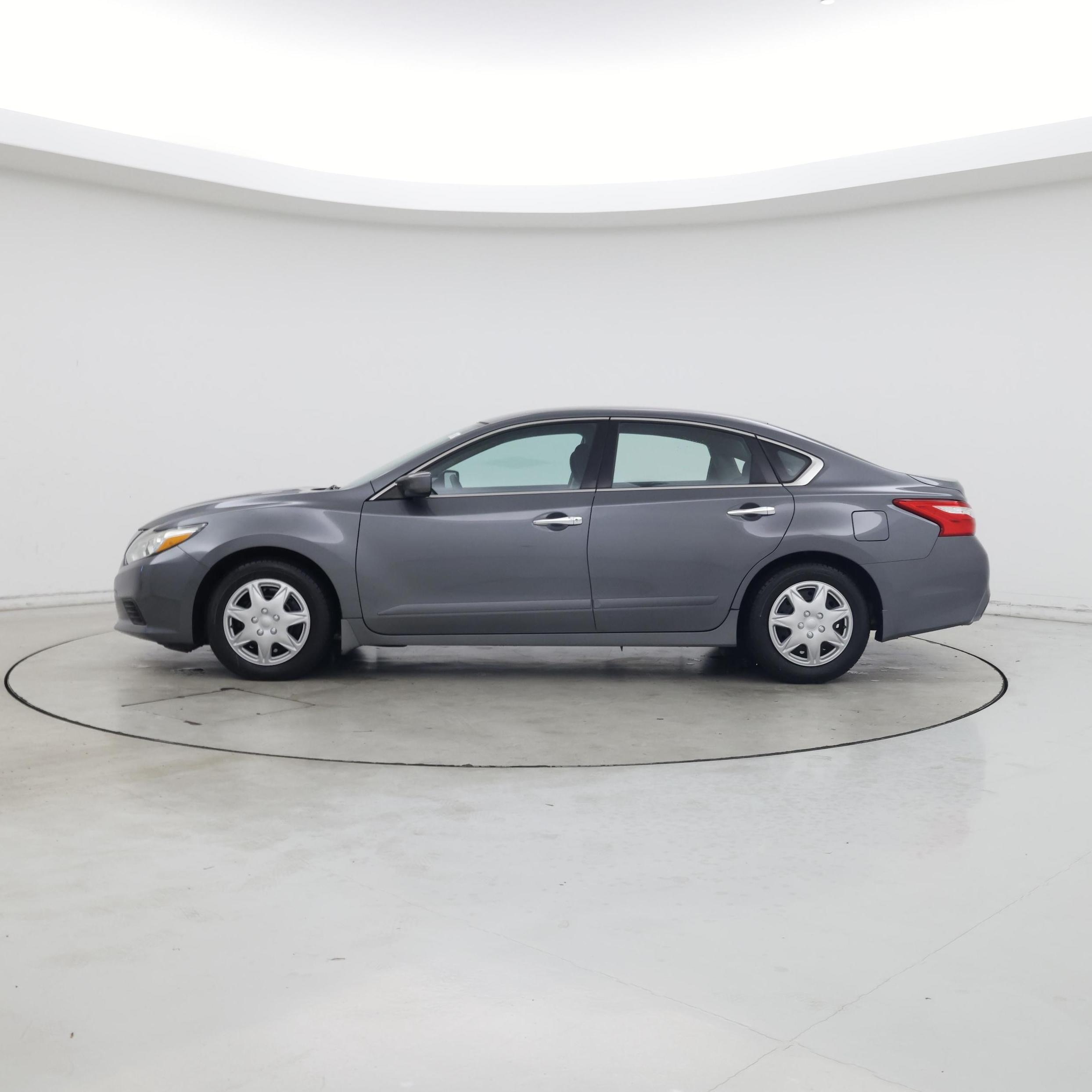 Thumbnail: 2016 Nissan Altima - 3