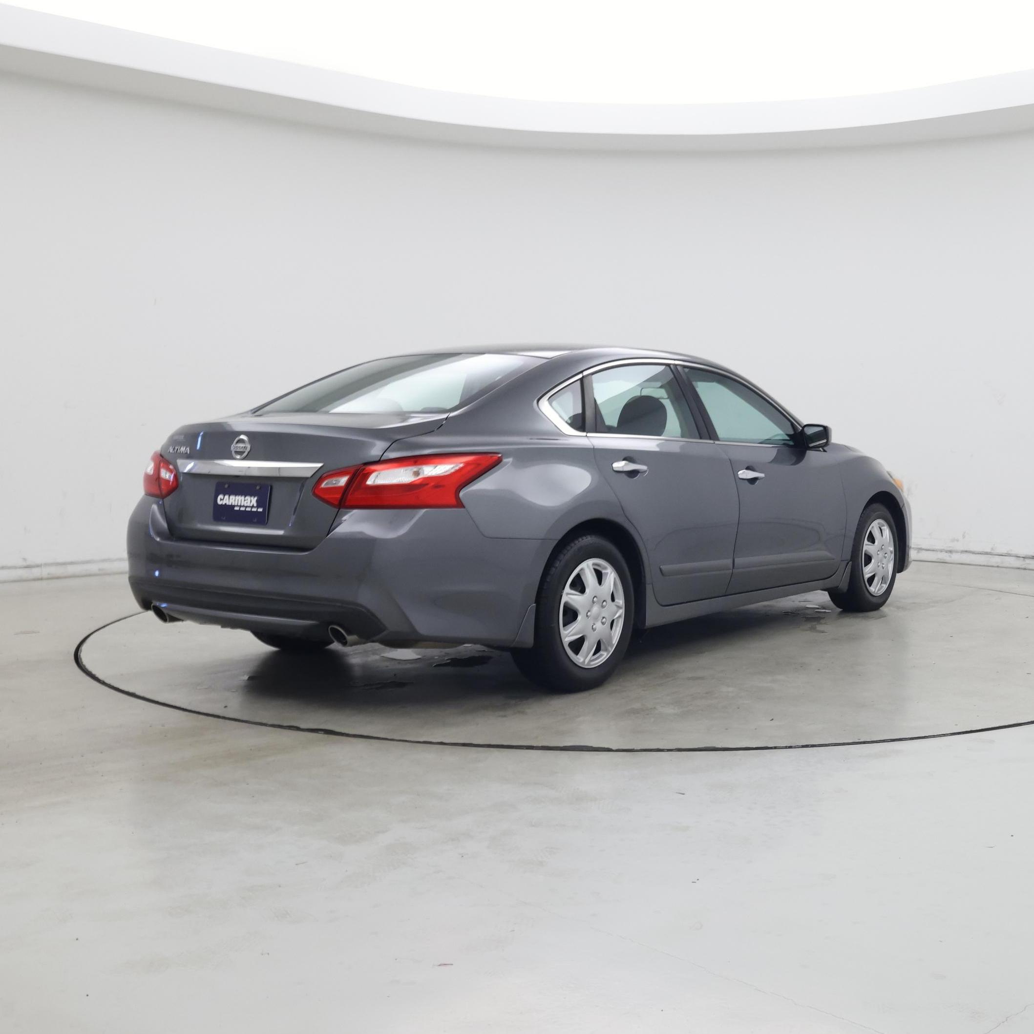 Thumbnail: 2016 Nissan Altima - 8