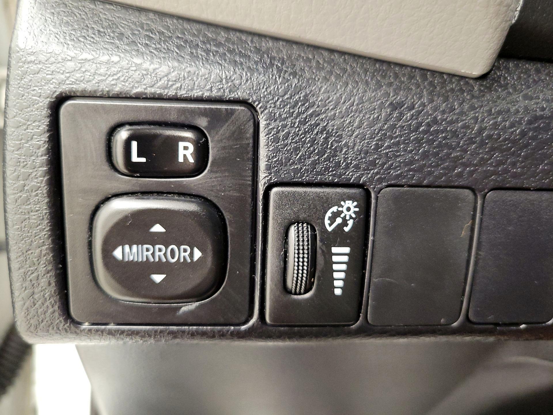 Thumbnail: 2015 Toyota Corolla - 13