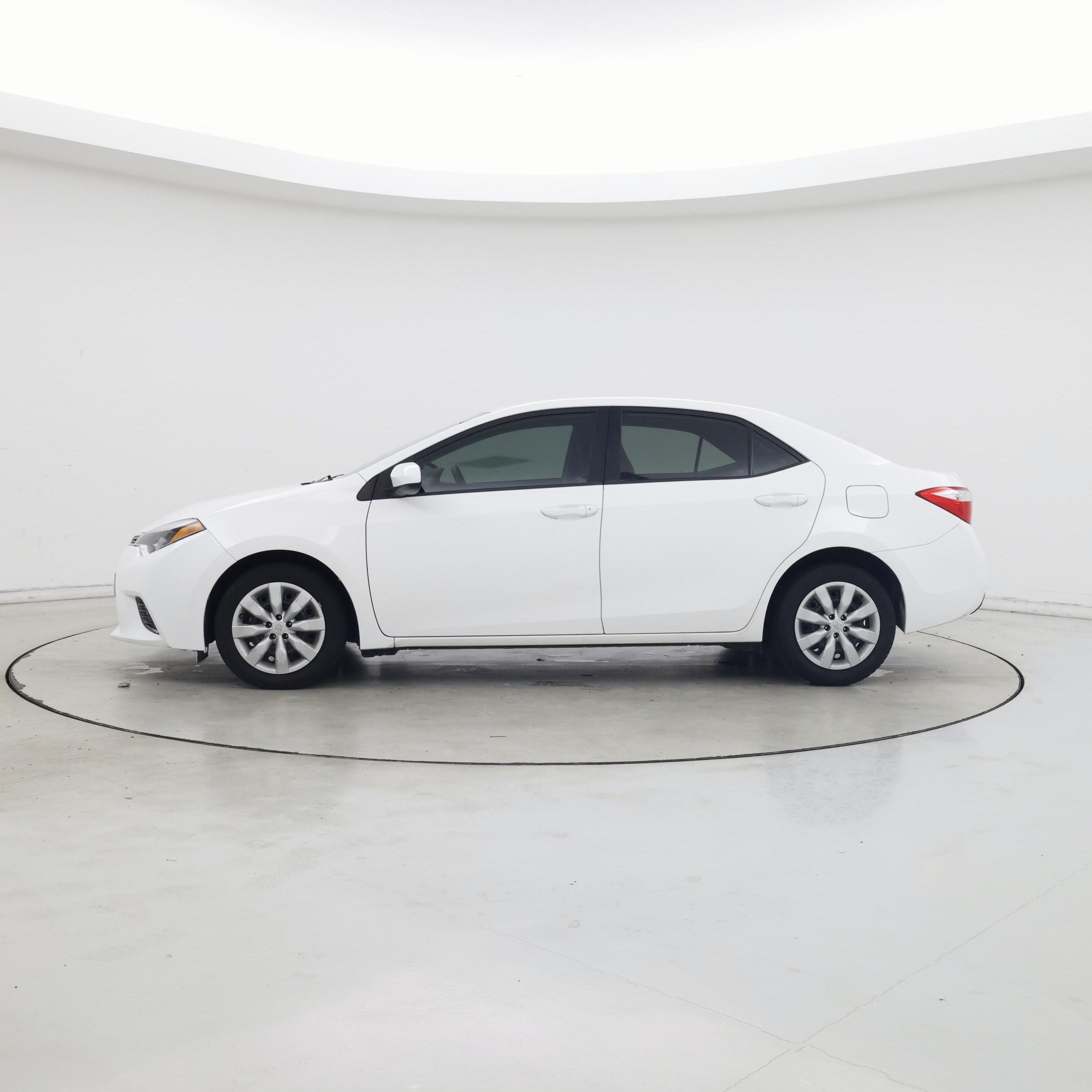 Thumbnail: 2015 Toyota Corolla - 3