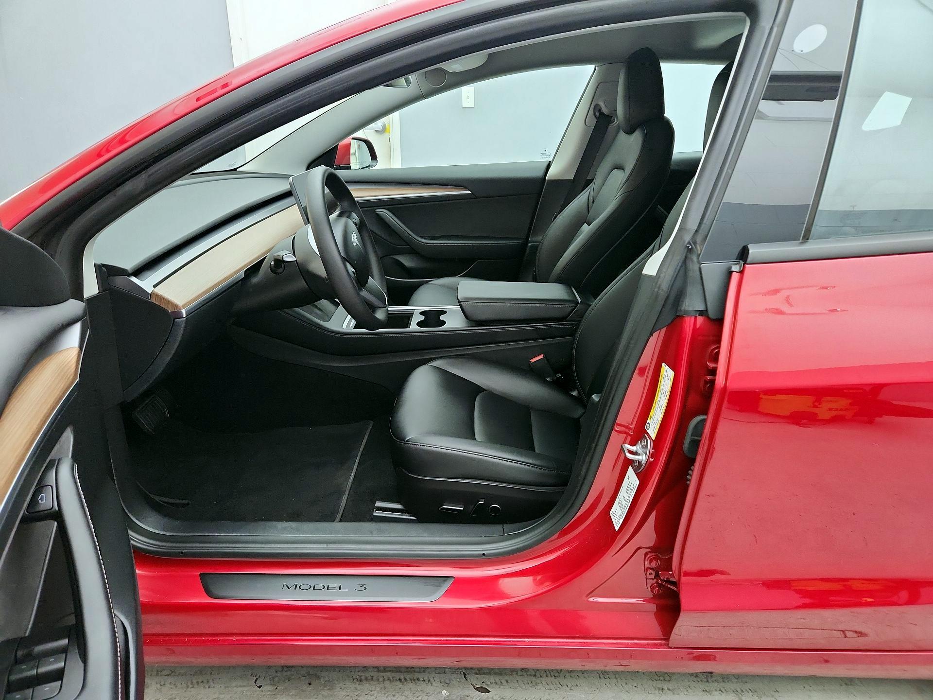 Thumbnail: 2022 Tesla Model 3 - 11