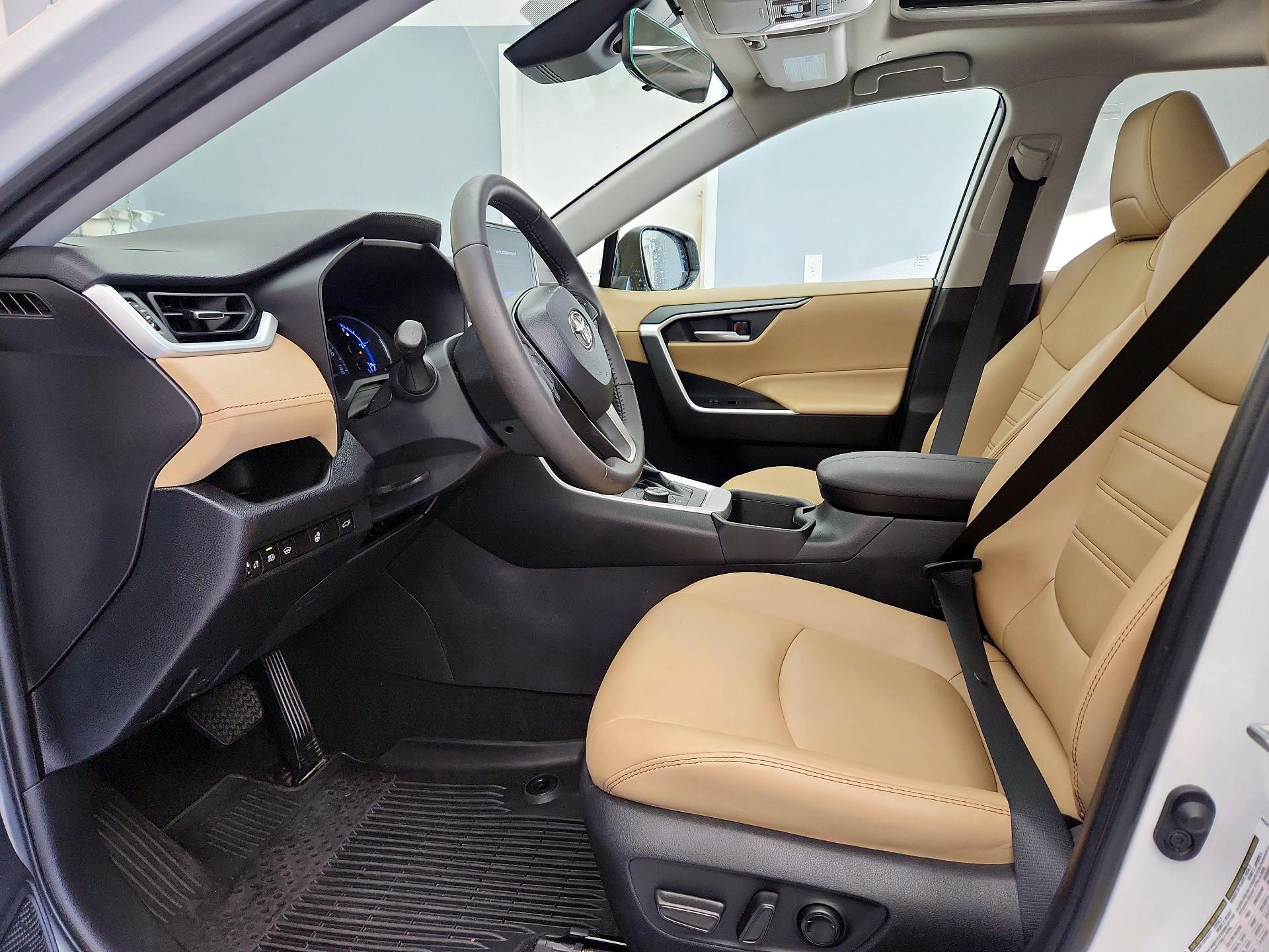 Thumbnail: 2023 Toyota RAV4 - 11