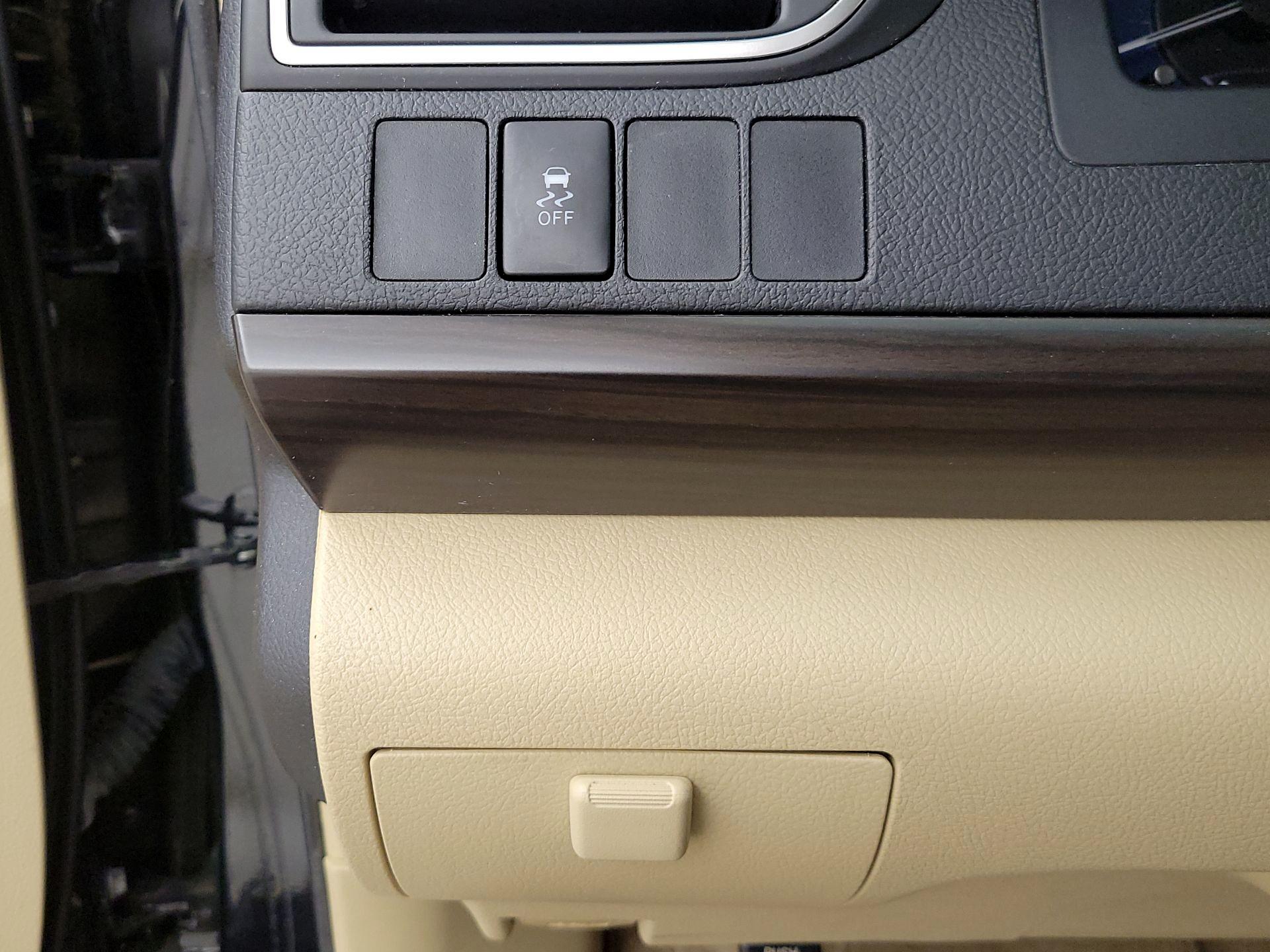 Thumbnail: 2016 Toyota Camry - 13