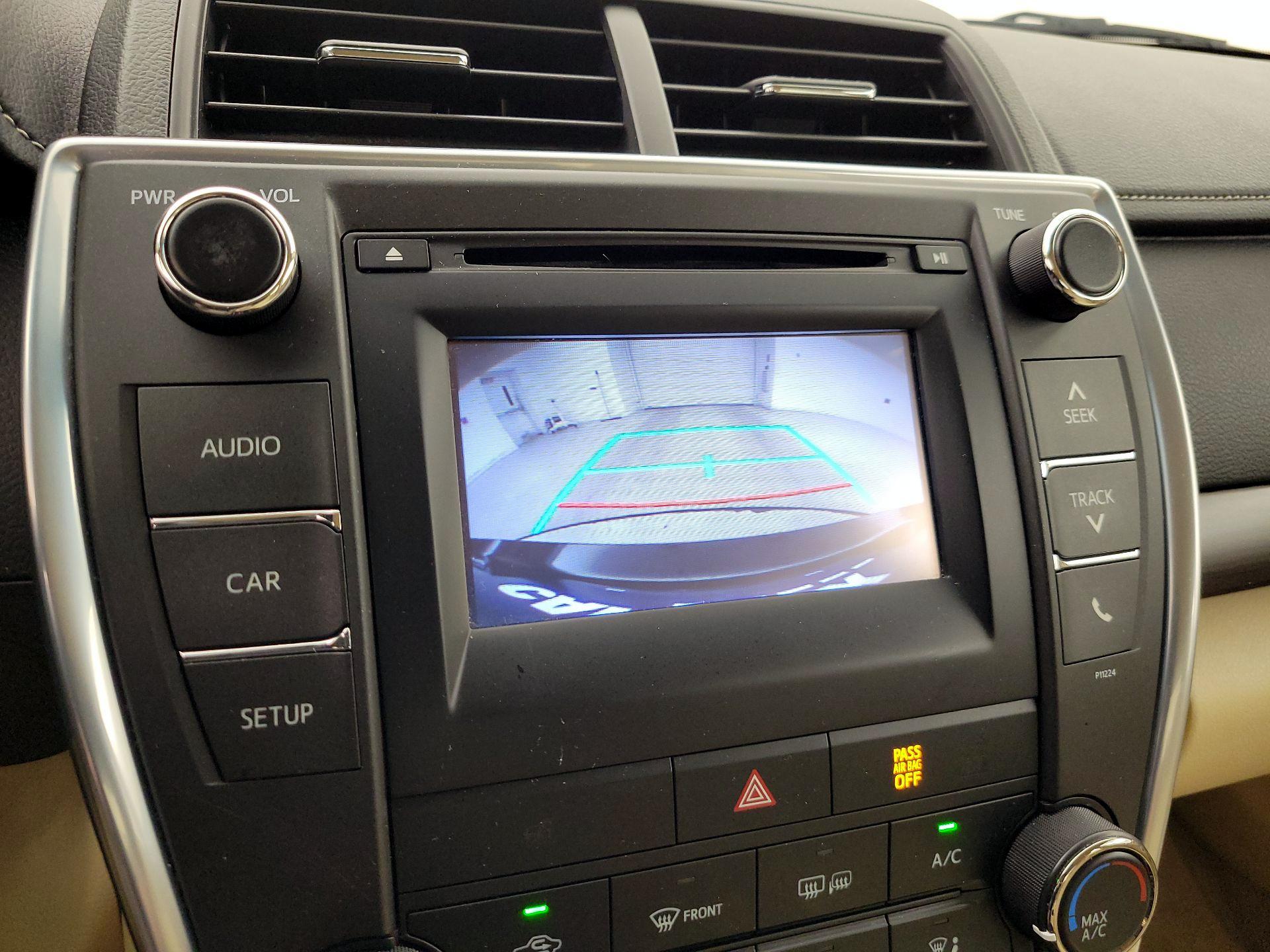 Thumbnail: 2016 Toyota Camry - 14