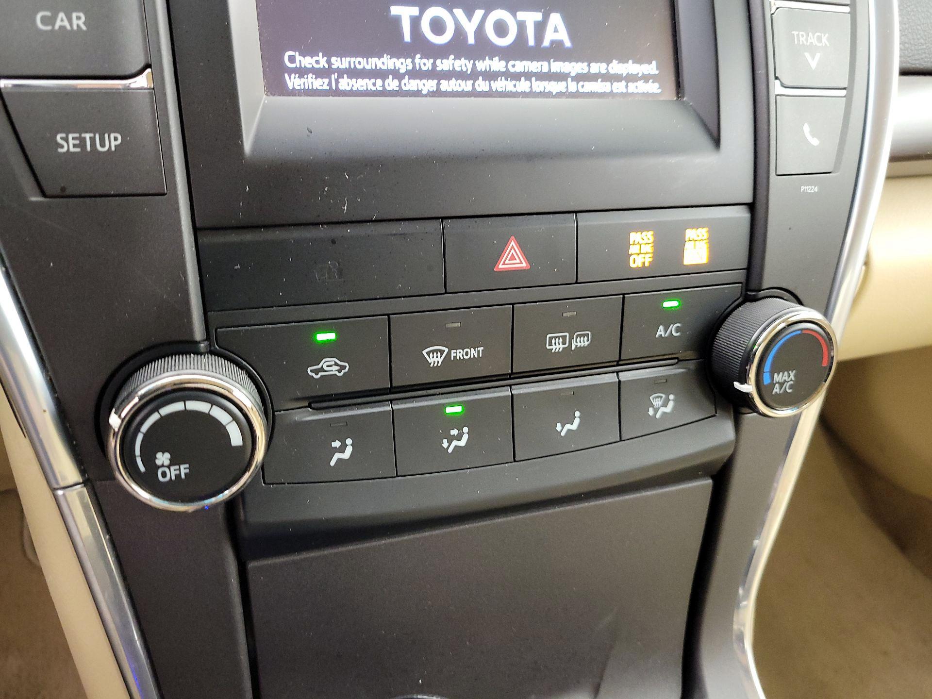 Thumbnail: 2016 Toyota Camry - 16