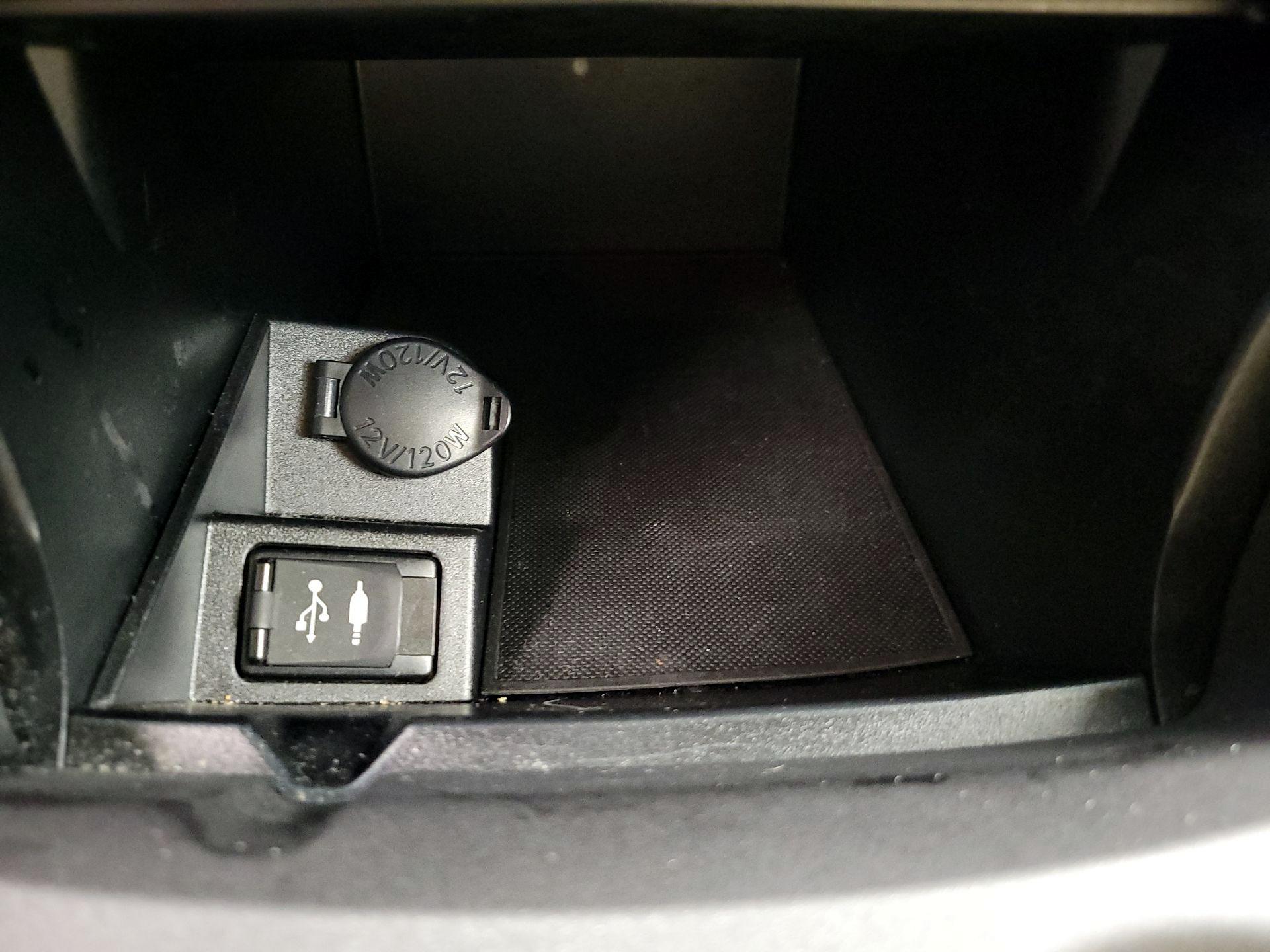 Thumbnail: 2016 Toyota Camry - 18