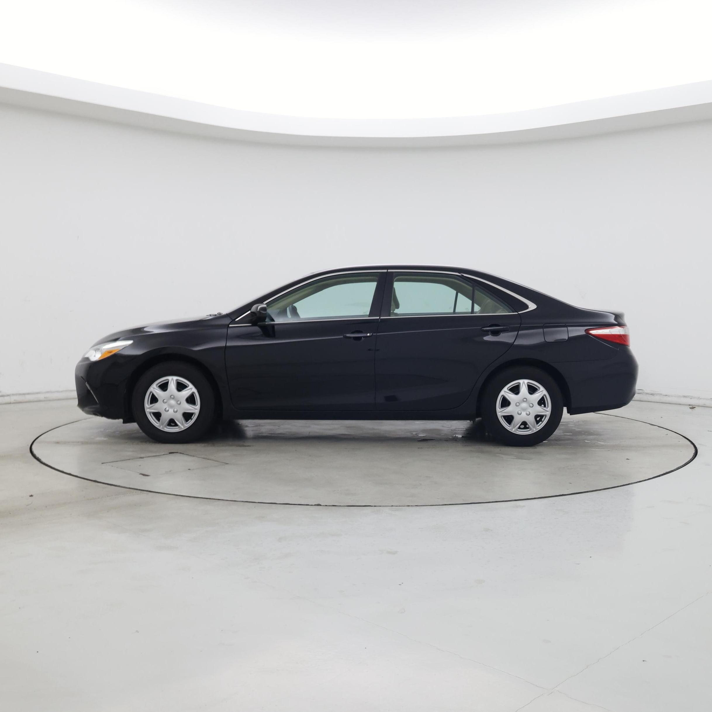 Thumbnail: 2016 Toyota Camry - 3