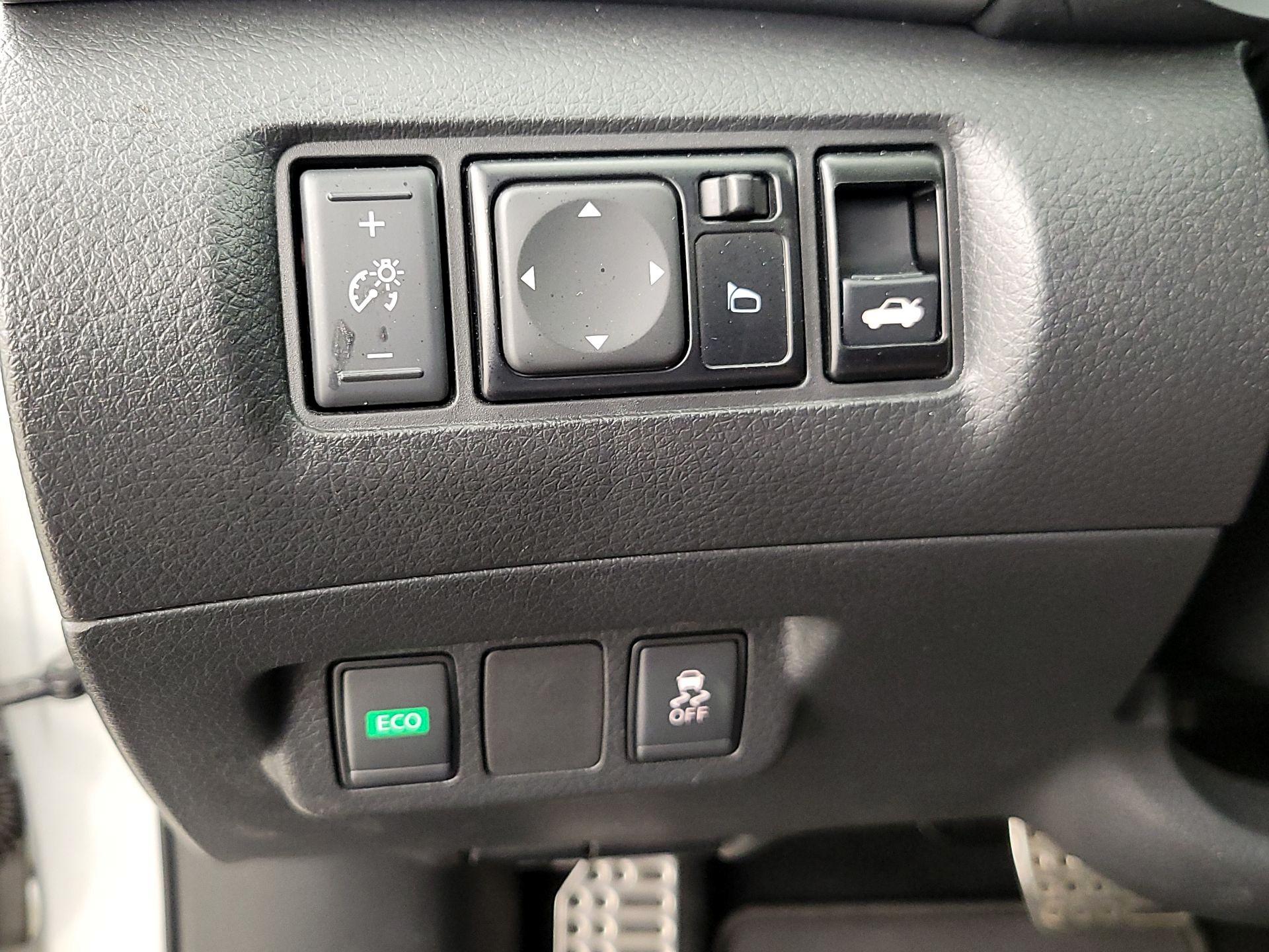 Thumbnail: 2019 Nissan Sentra - 13