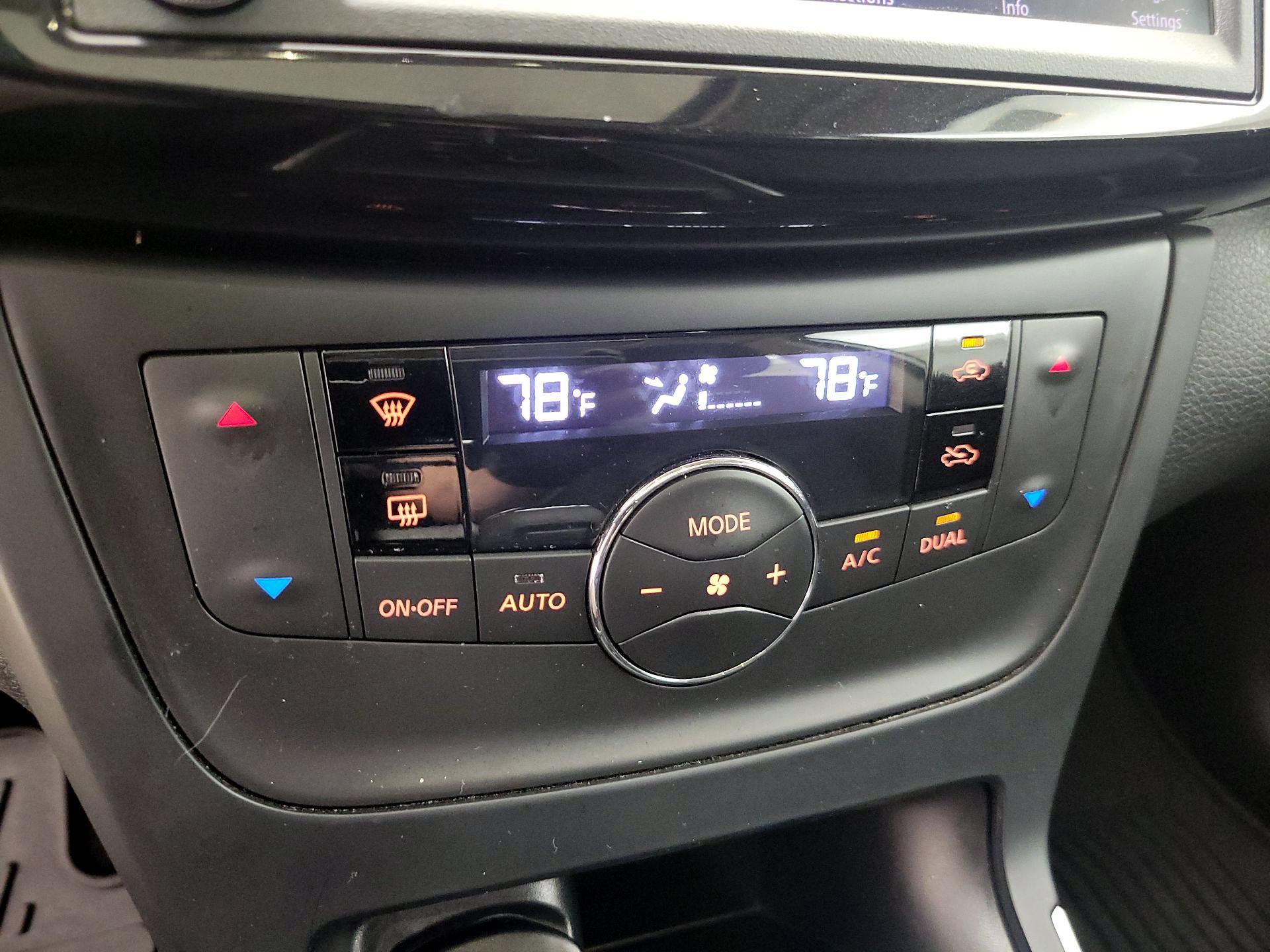 Thumbnail: 2019 Nissan Sentra - 16