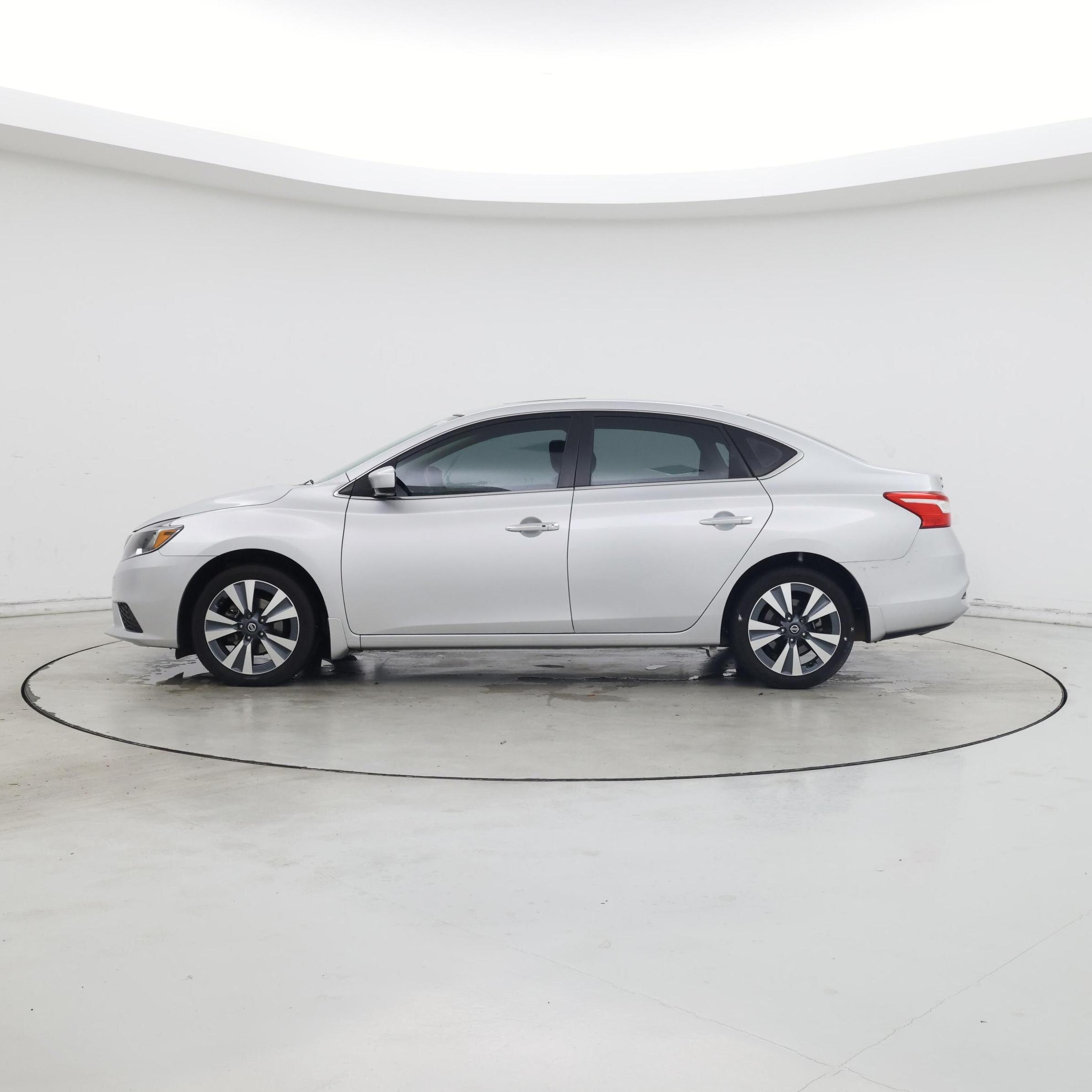 Thumbnail: 2019 Nissan Sentra - 3