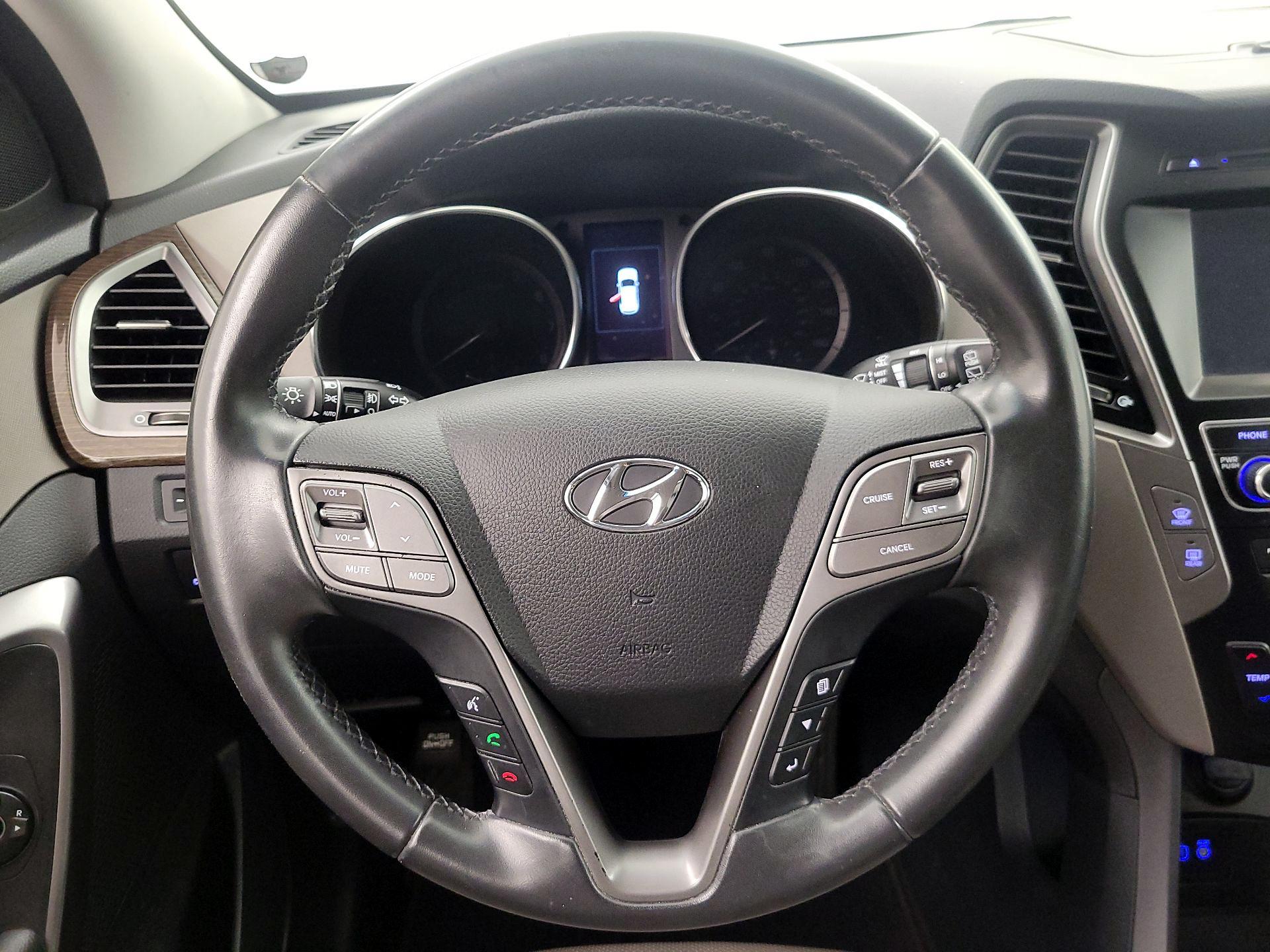 Thumbnail: 2017 Hyundai Santa Fe - 10