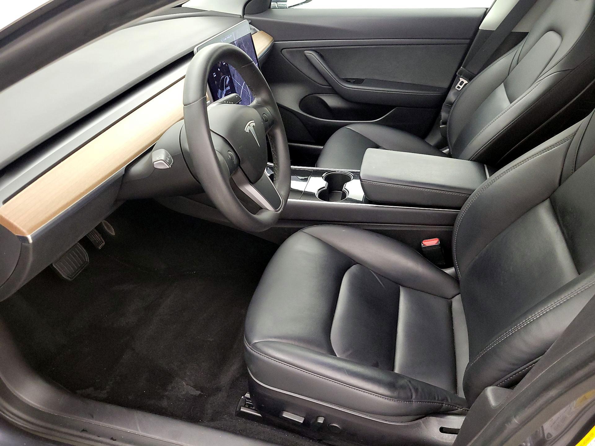 Thumbnail: 2020 Tesla Model 3 - 11