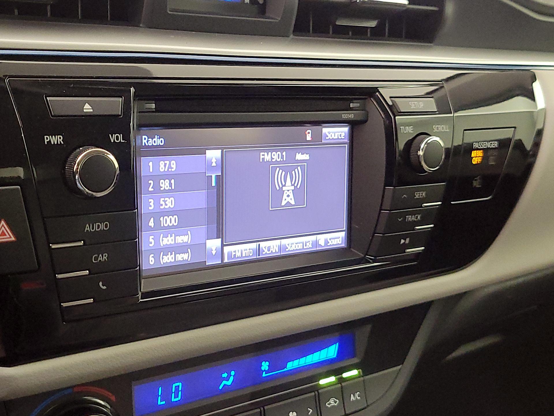 Thumbnail: 2015 Toyota Corolla - 15