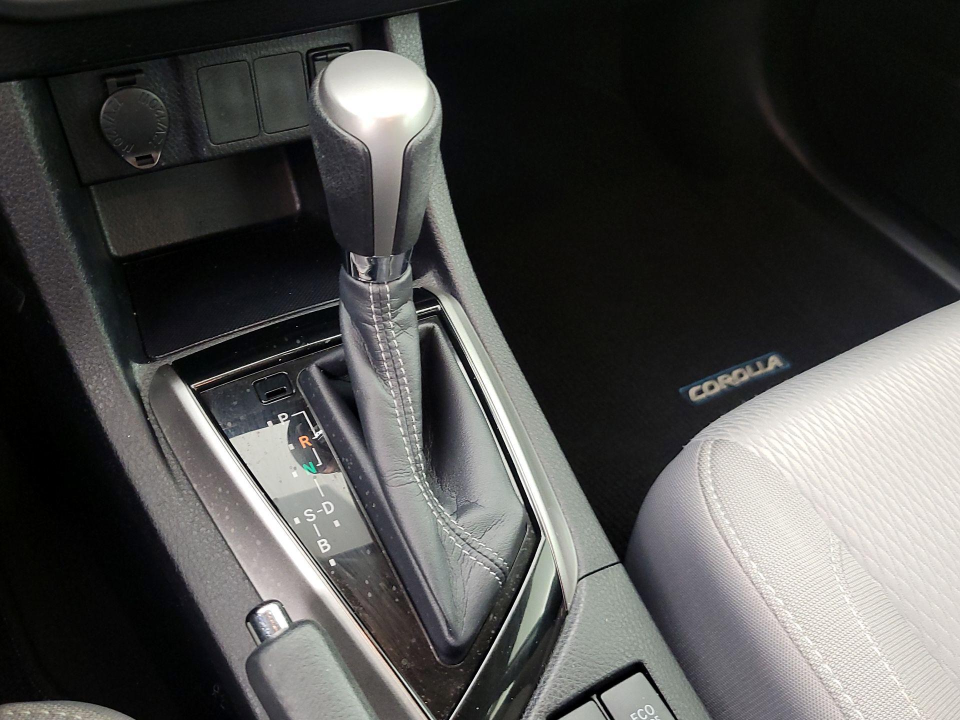 Thumbnail: 2015 Toyota Corolla - 17
