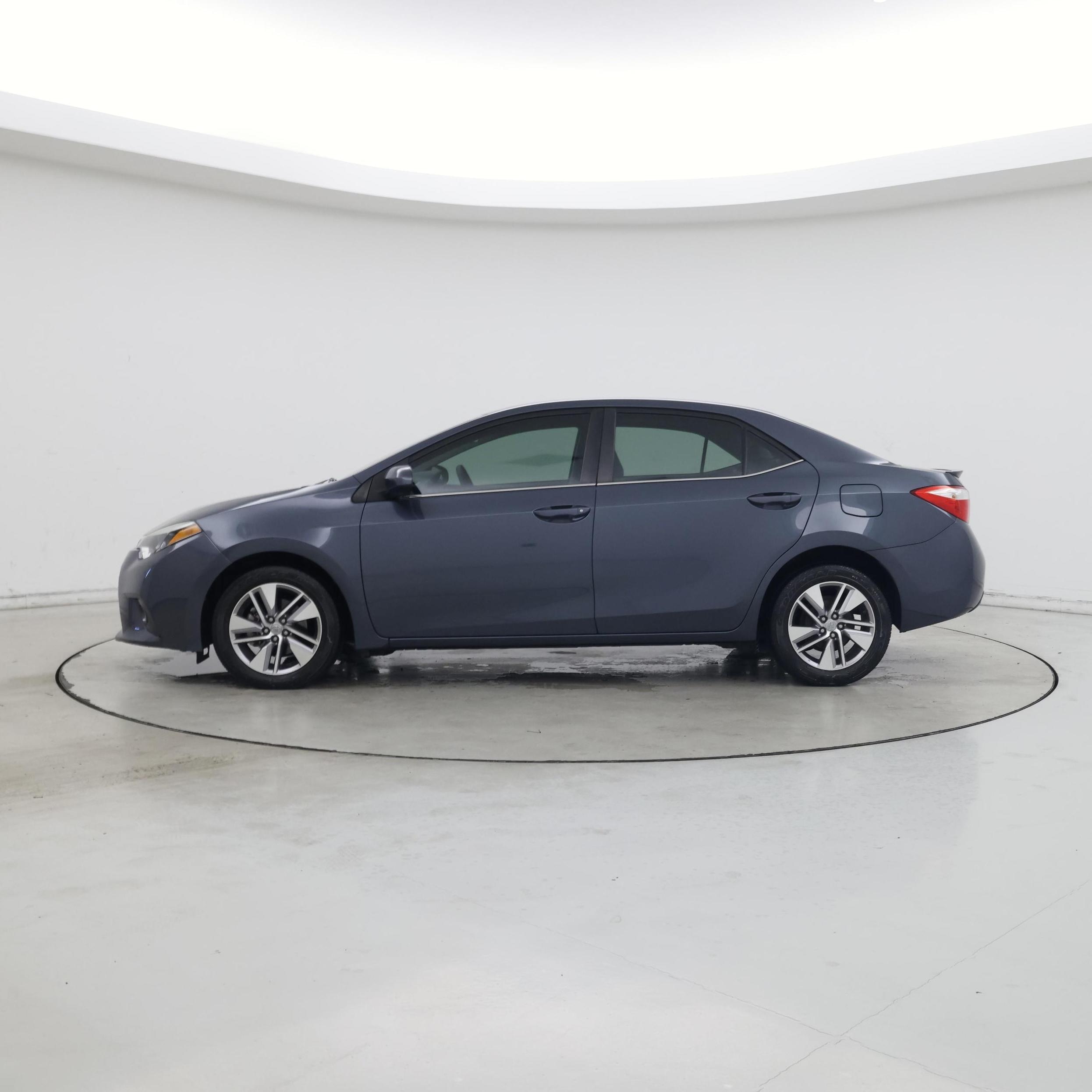 Thumbnail: 2015 Toyota Corolla - 3