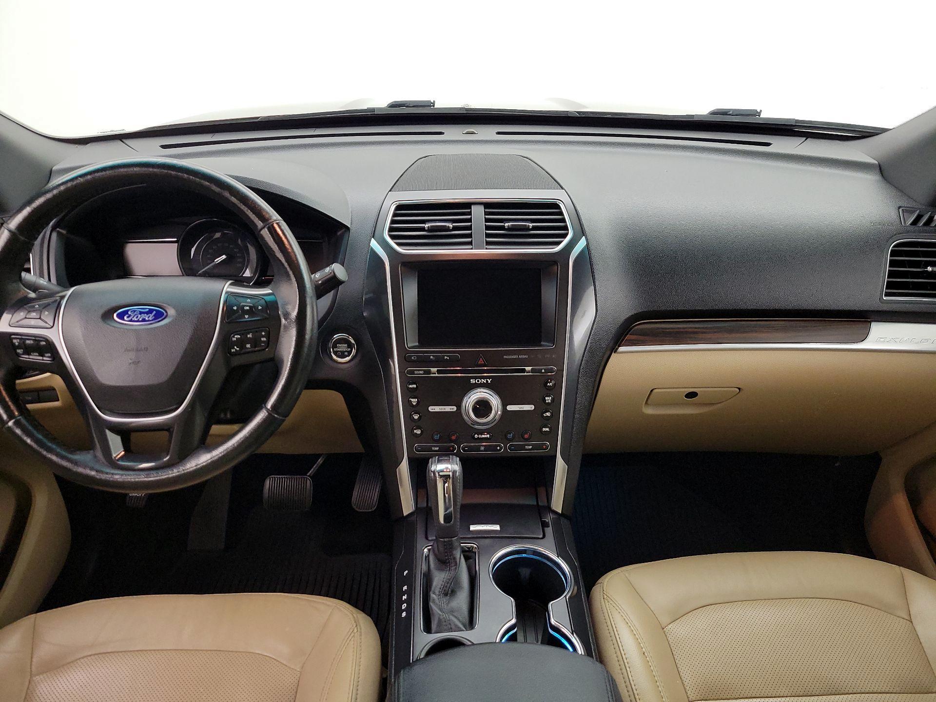 Thumbnail: 2016 Ford Explorer - 9