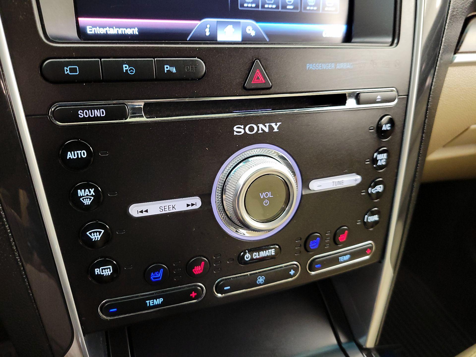 Thumbnail: 2016 Ford Explorer - 17