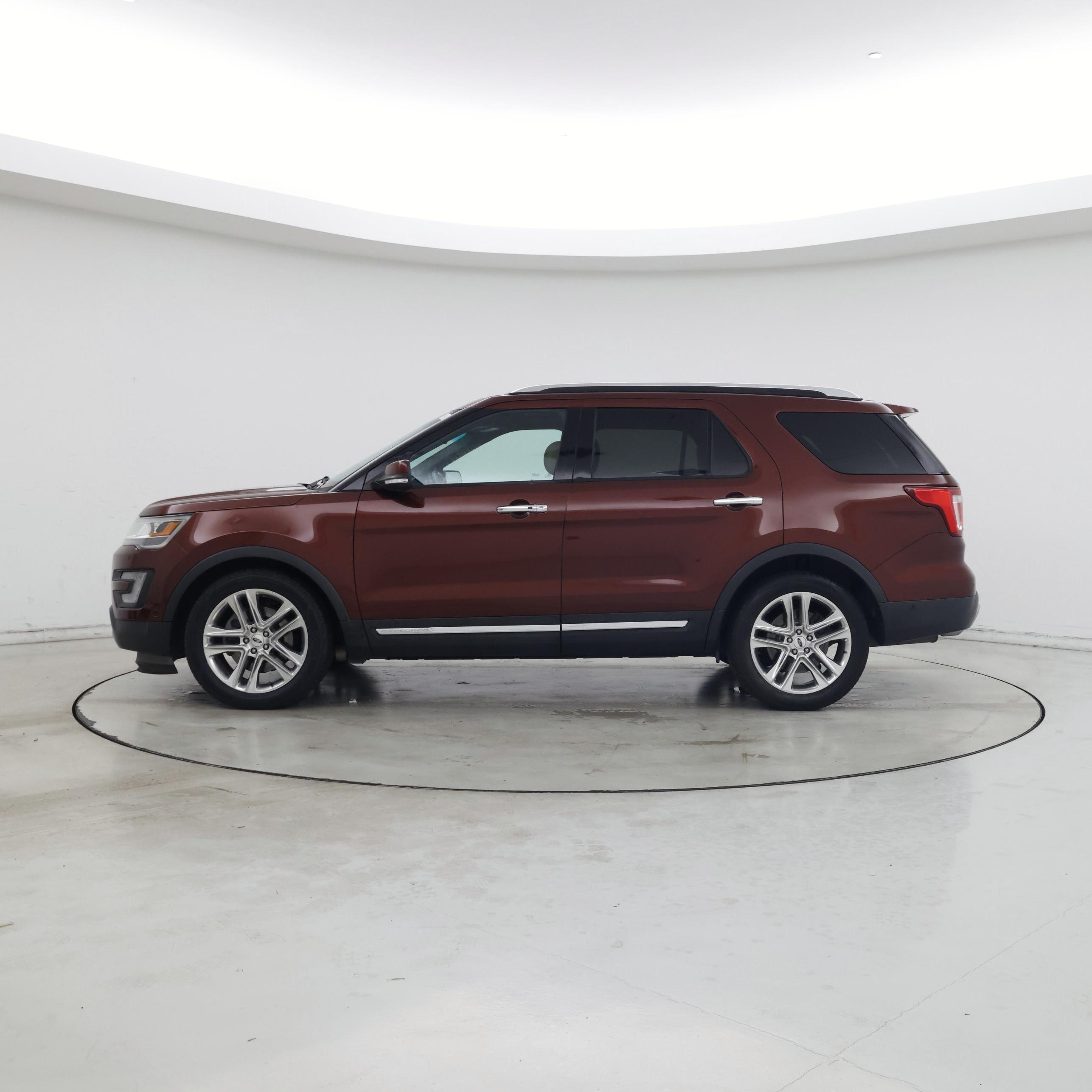 Thumbnail: 2016 Ford Explorer - 3