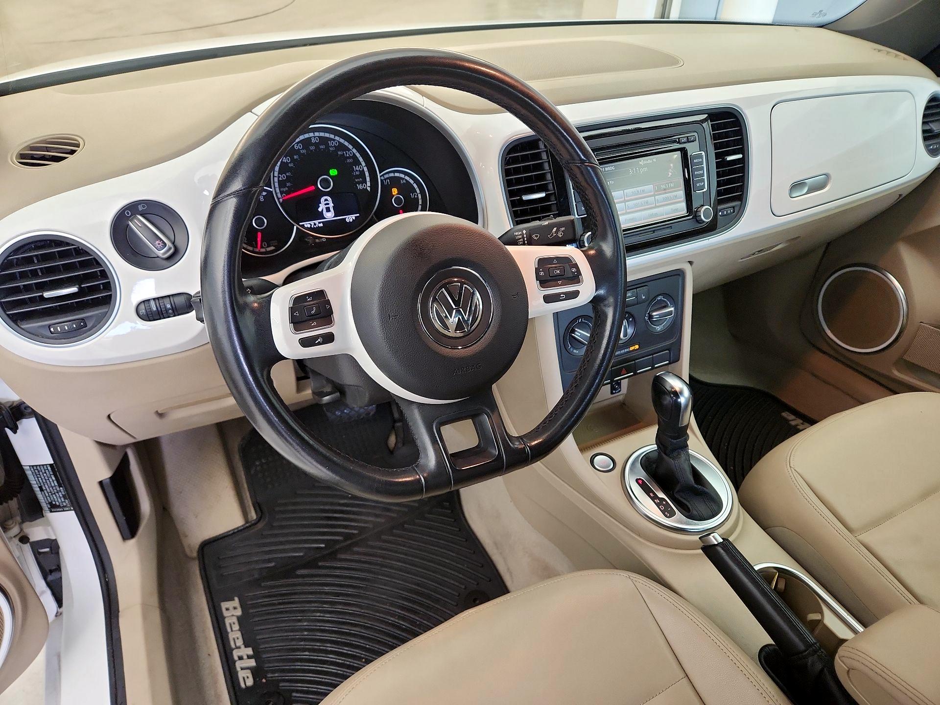 Thumbnail: 2014 Volkswagen Beetle - 9