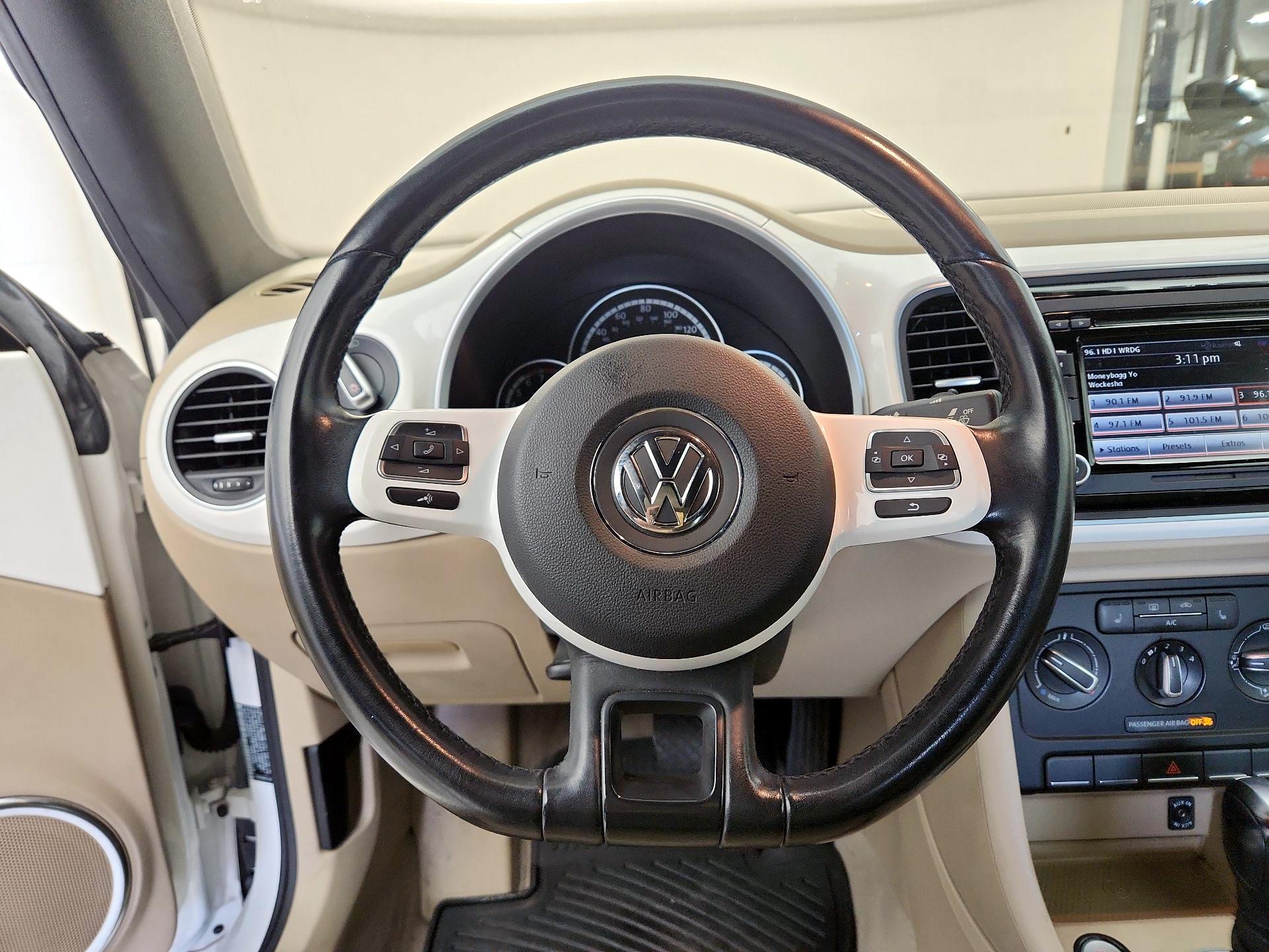 Thumbnail: 2014 Volkswagen Beetle - 10