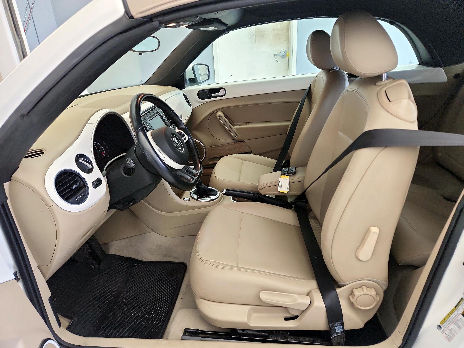 Thumbnail: 2014 Volkswagen Beetle - 11