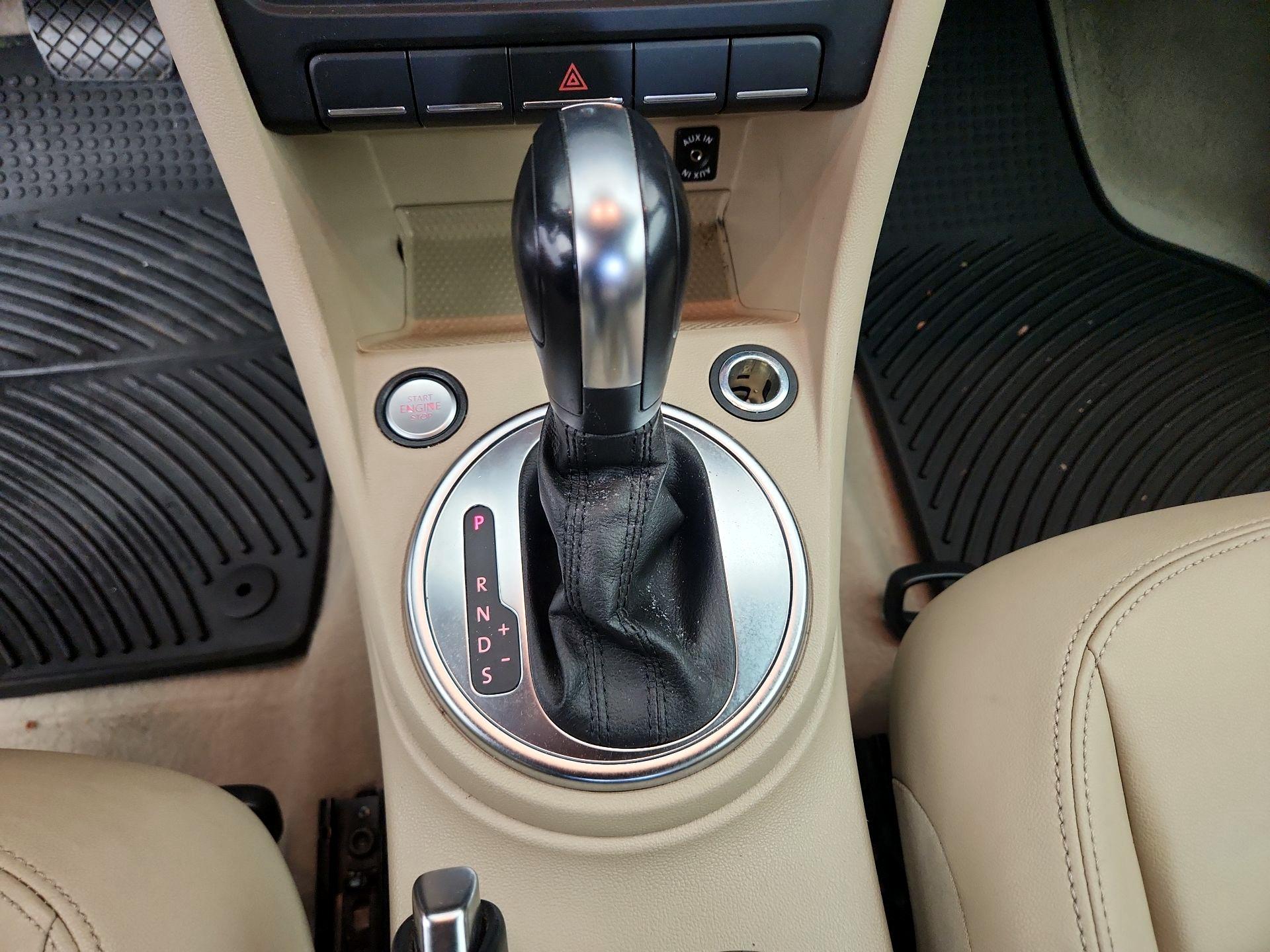 Thumbnail: 2014 Volkswagen Beetle - 16