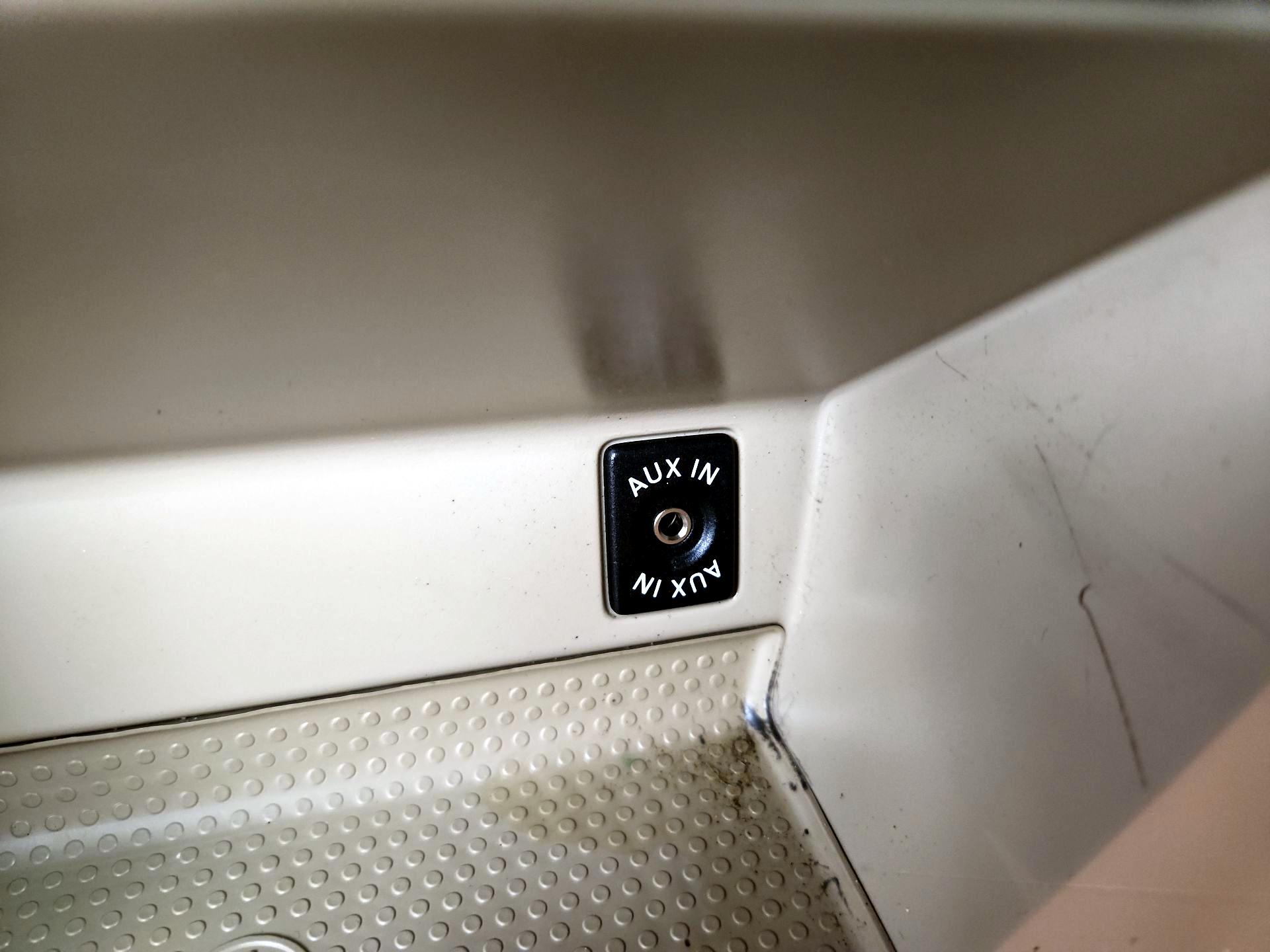 Thumbnail: 2014 Volkswagen Beetle - 17