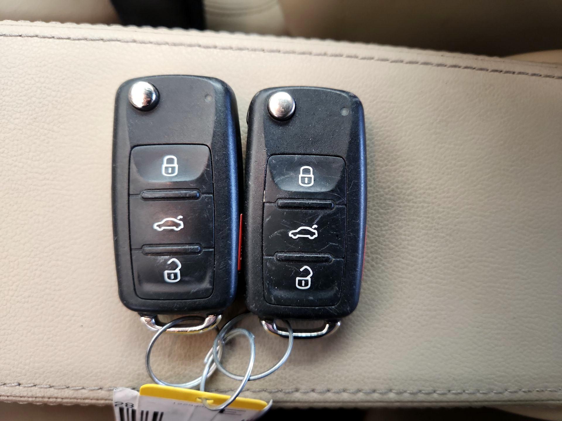 Thumbnail: 2014 Volkswagen Beetle - 20