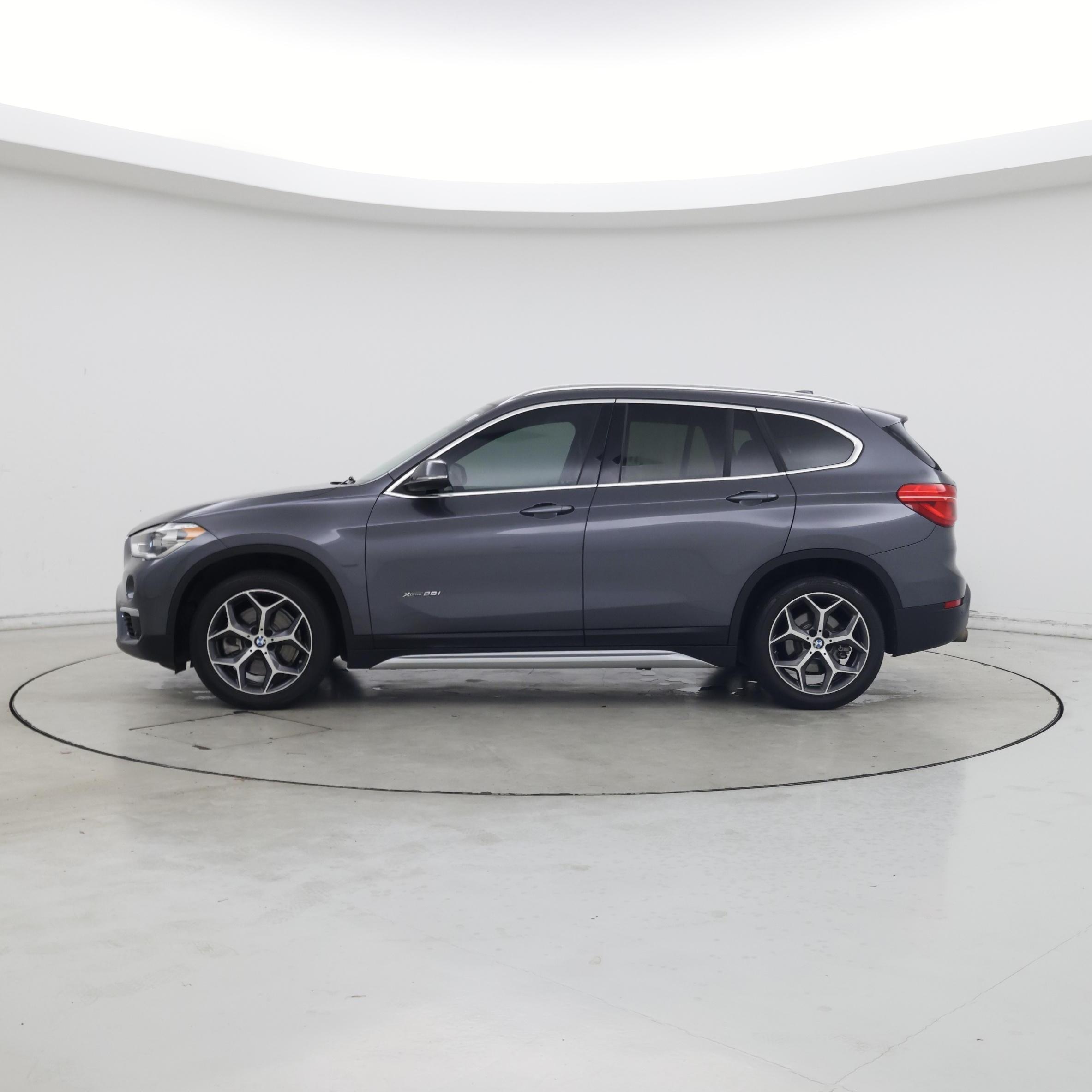 Thumbnail: 2017 BMW X1 - 3