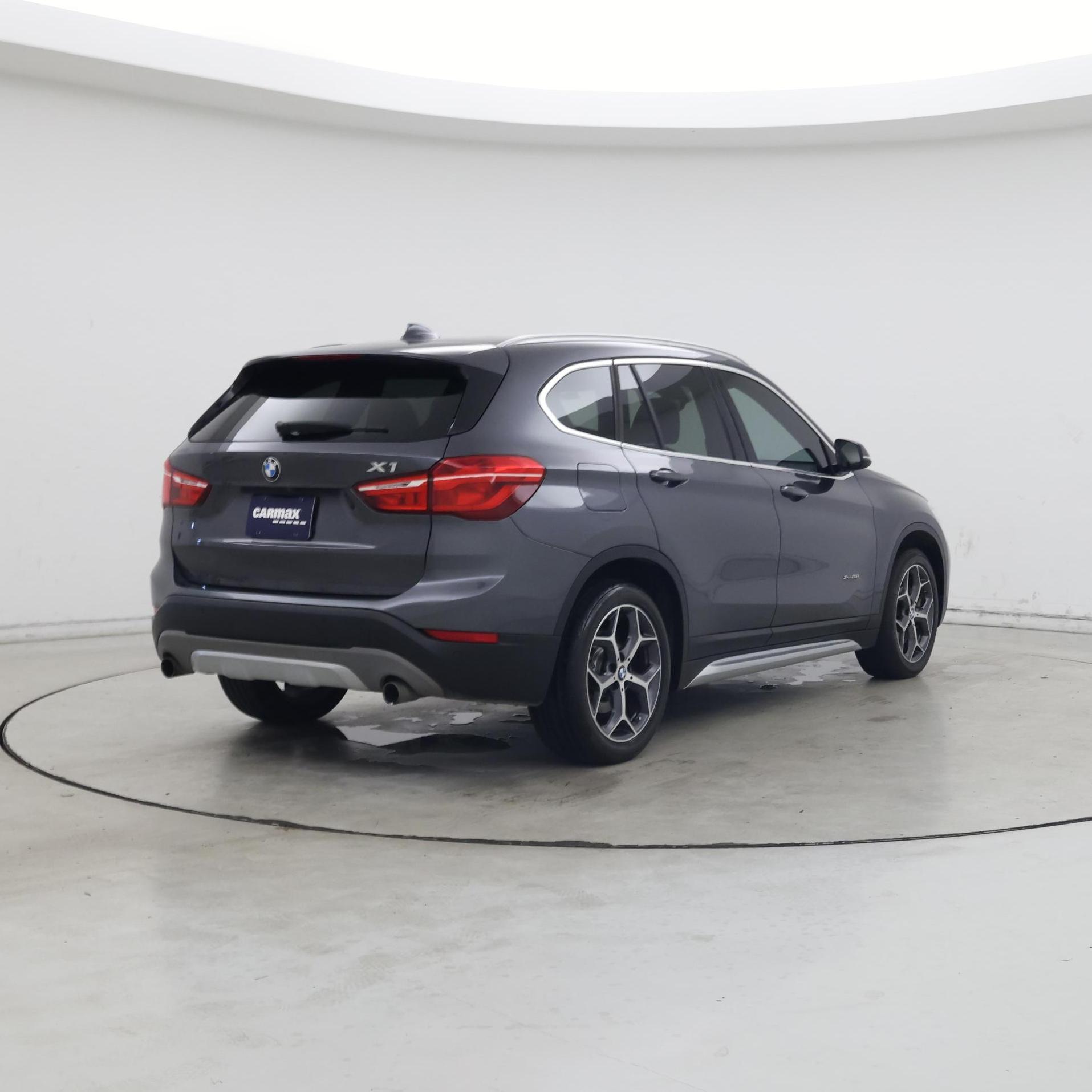 Thumbnail: 2017 BMW X1 - 8
