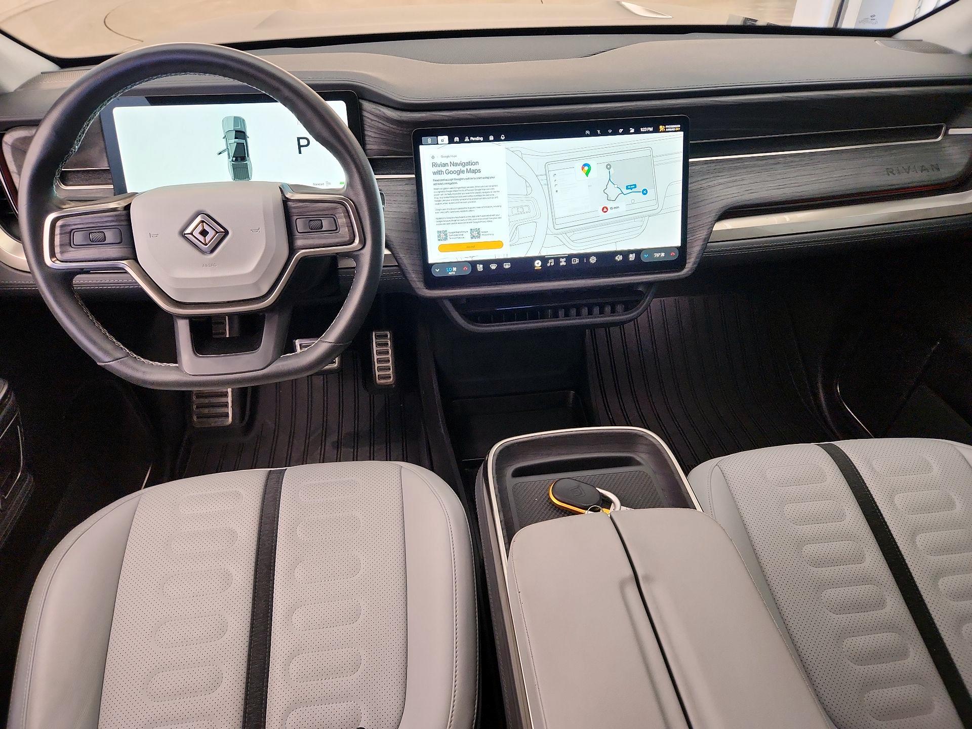 Thumbnail: 2023 Rivian R1T - 9