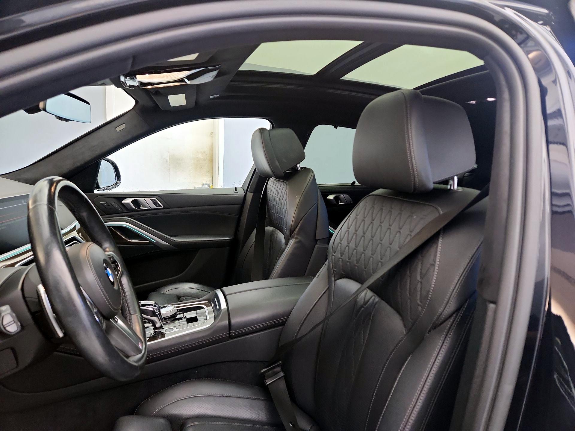 Thumbnail: 2022 BMW X6 - 20