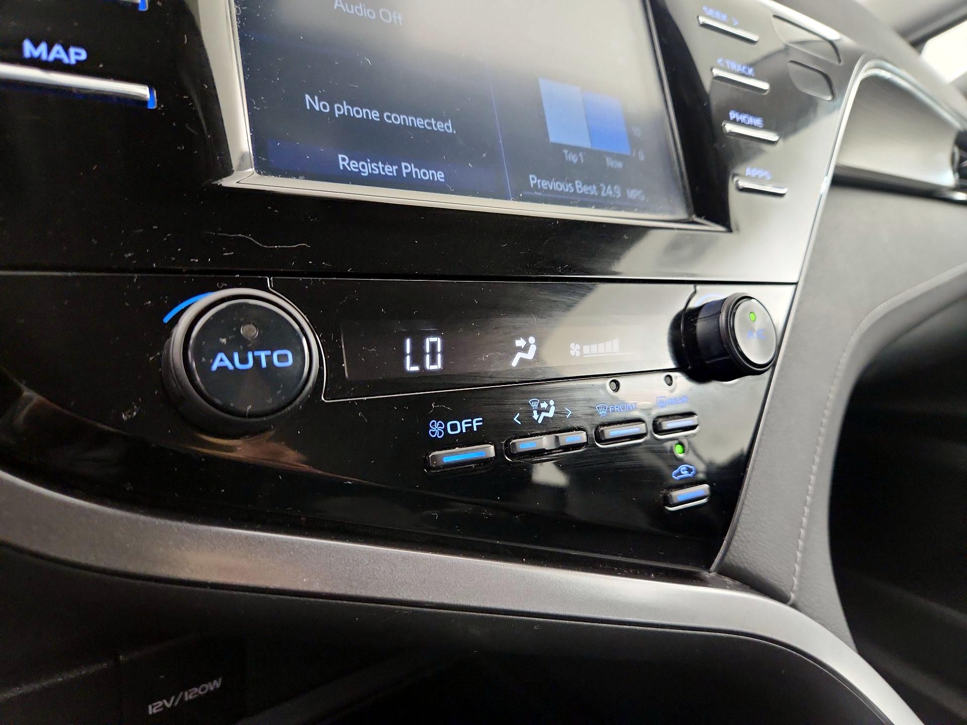 Thumbnail: 2019 Toyota Camry - 16