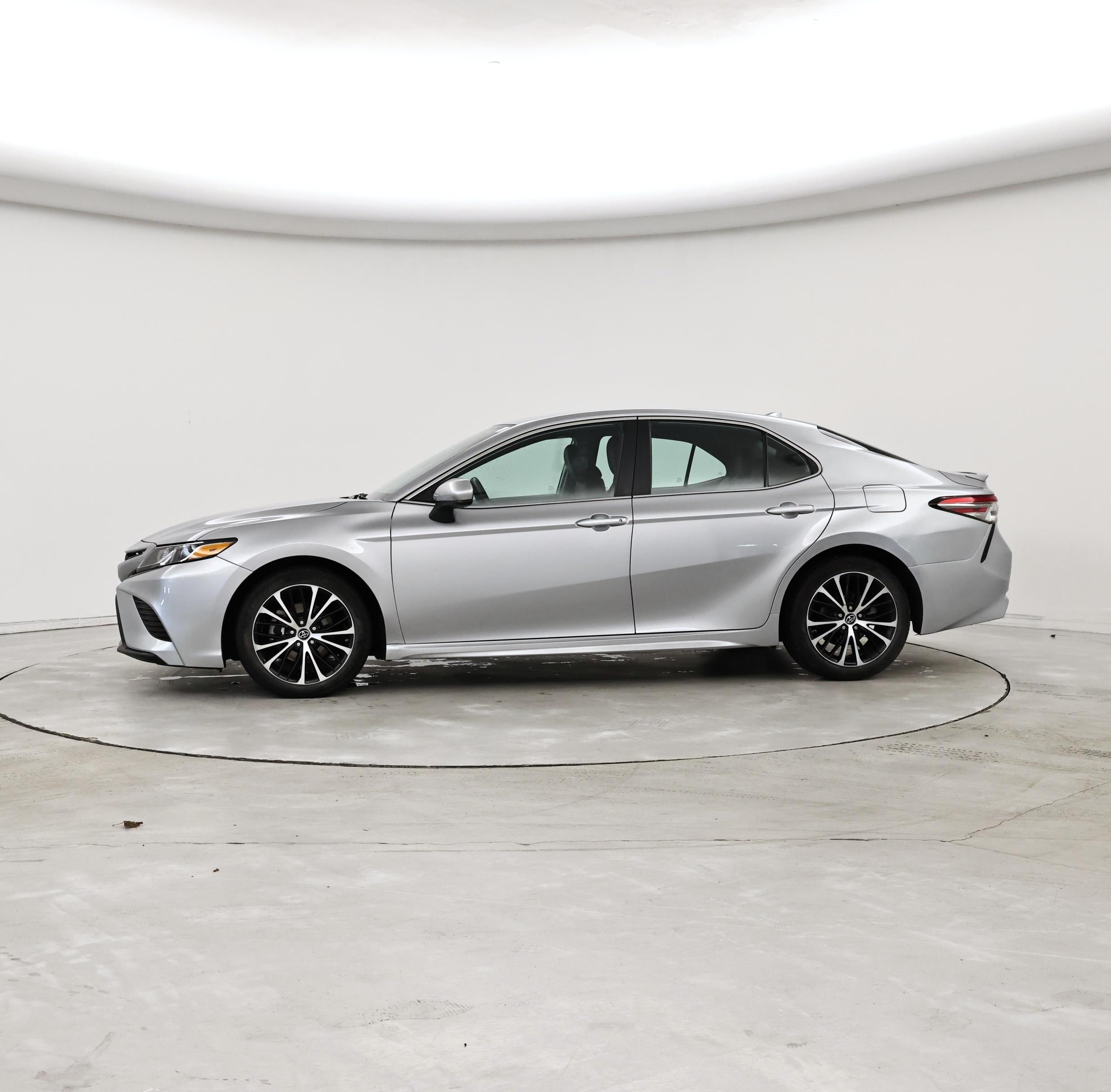 Thumbnail: 2019 Toyota Camry - 3