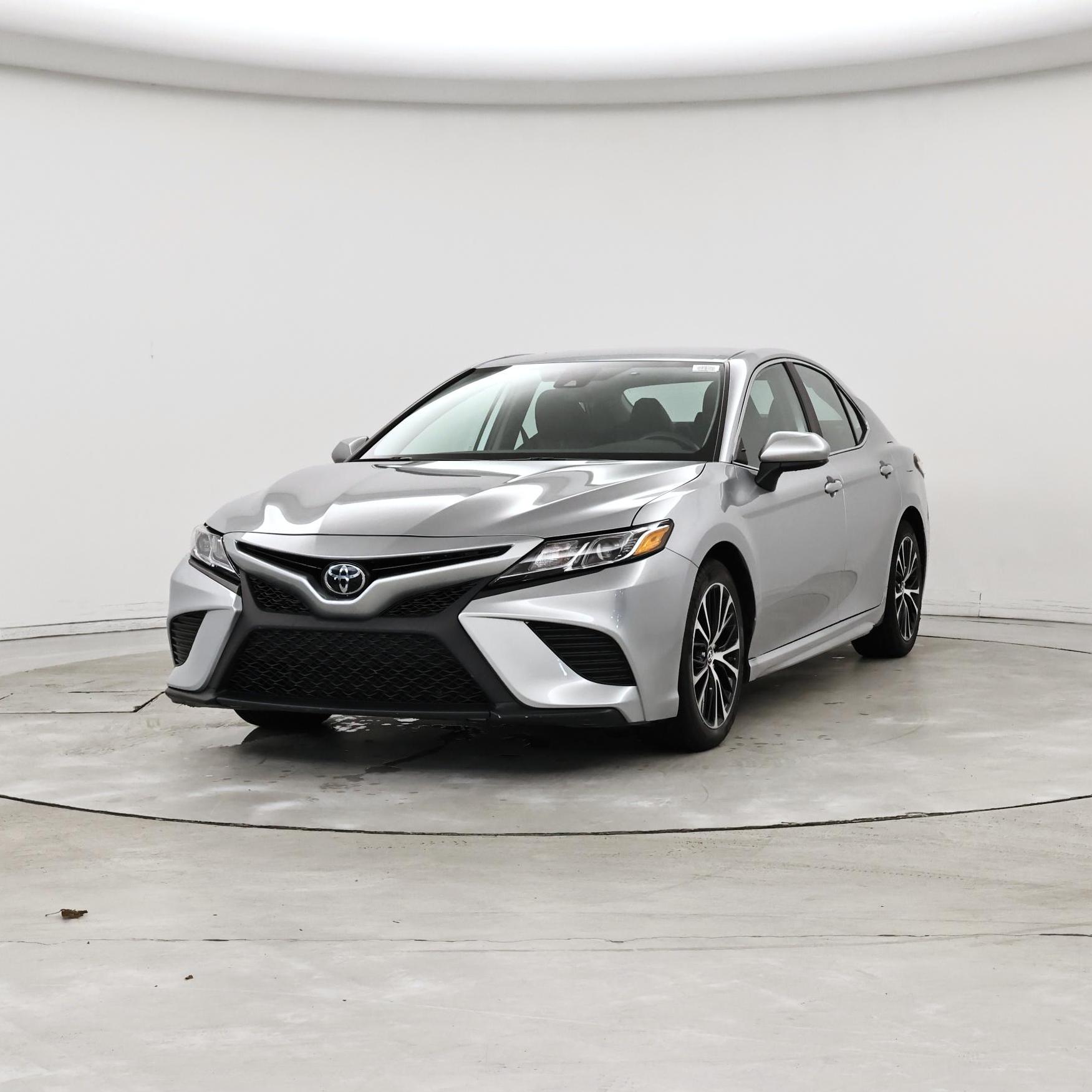 Thumbnail: 2019 Toyota Camry - 4