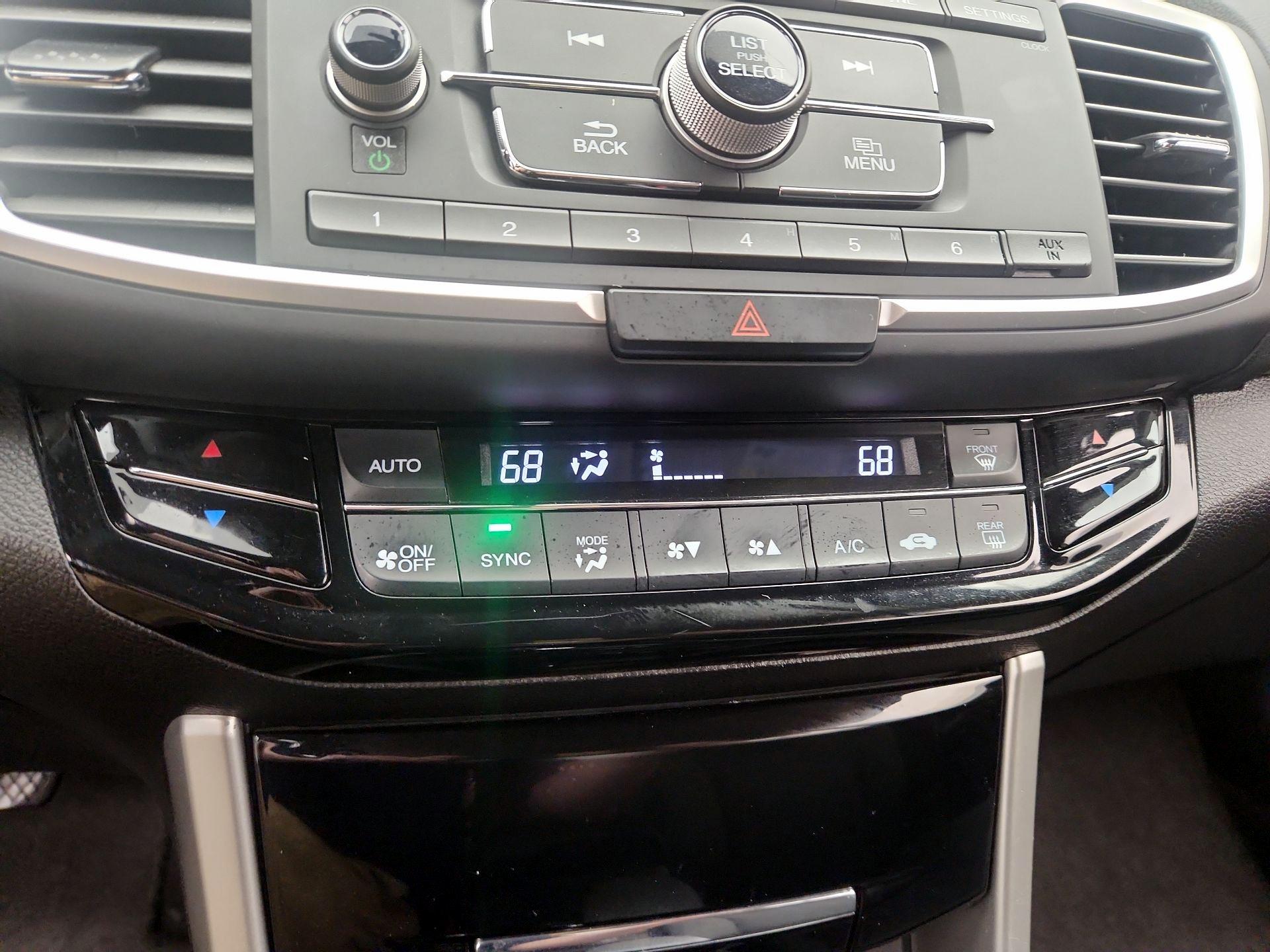 Thumbnail: 2016 Honda Accord - 16
